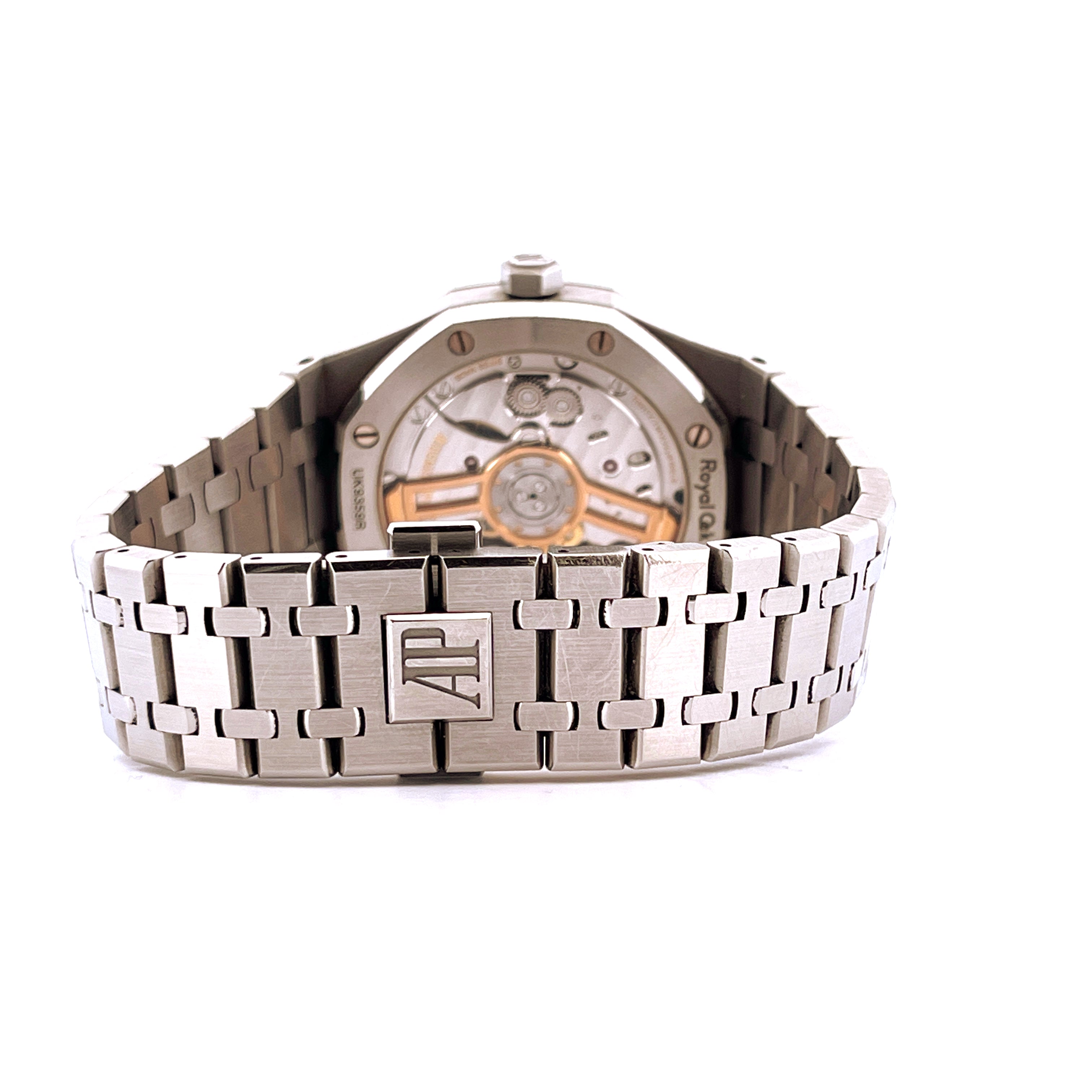 Audemars Piguet Royal Oak 15500ST Grey Automatik Uhr Rückseite und Edelstahlarmband auf weißem Hintergrund