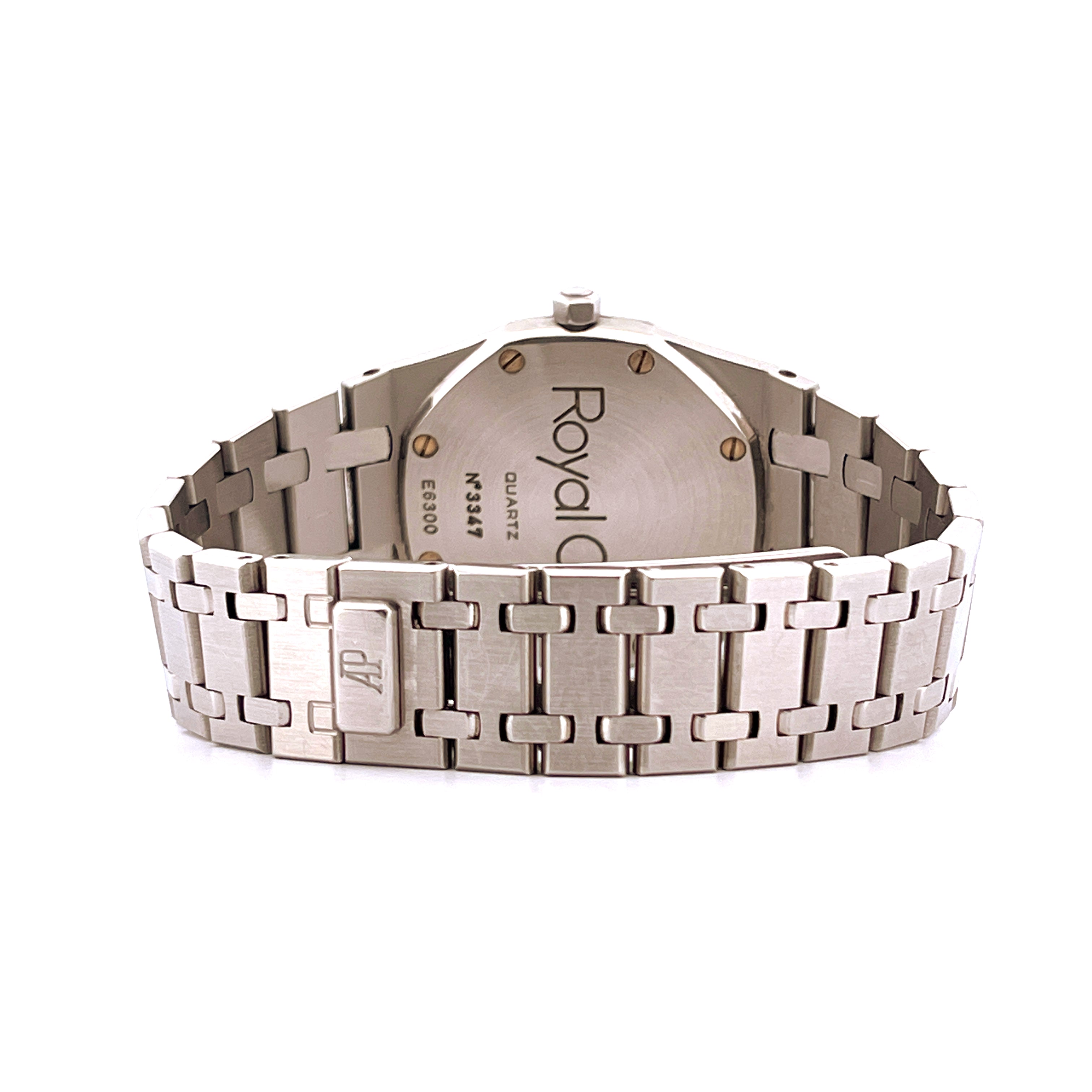 Rückansicht eines Audemars Piguet Royal Oak 56175ST Quarzes aus Edelstahl mit sichtbarer Gravur