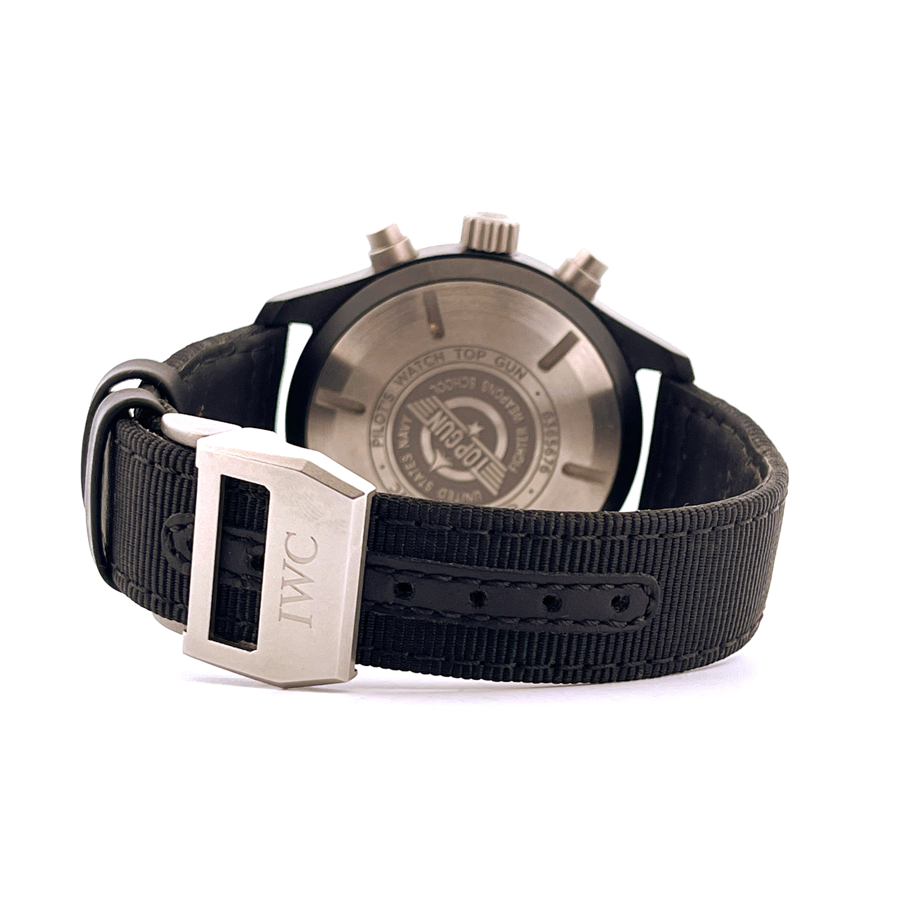Rückseite einer IWC Pilot Chronograph Ceramic Day&Date Uhr mit schwarzem Textilarmband und IWC-Schließe