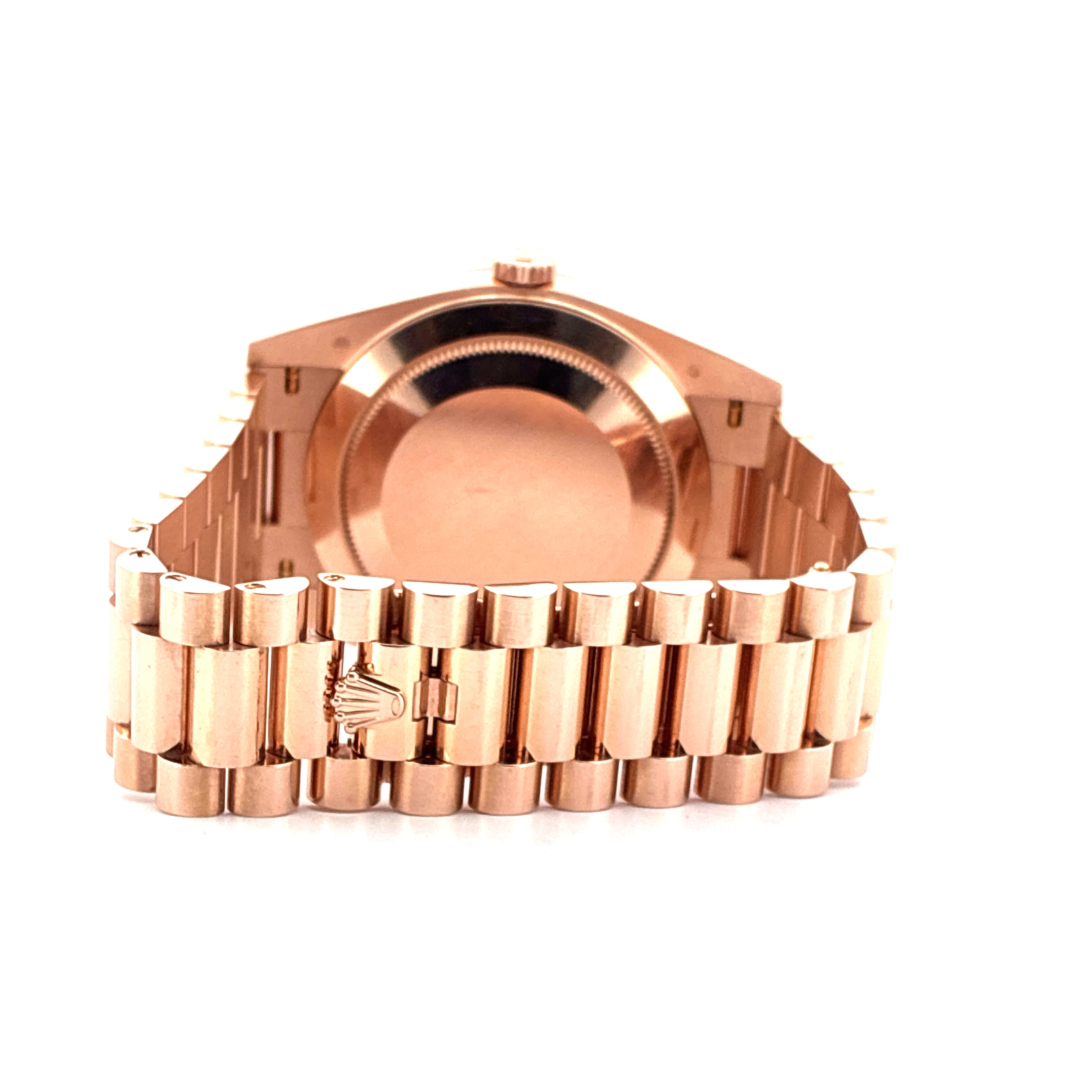 Day-Date 40 / Roségold / Rolex Service 2025 / Invoice / Baguette Factory Set / Pink Dial / Full-Set 2021