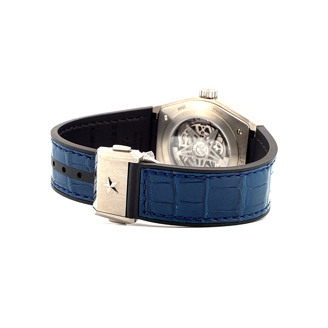 Zenith Defy Classic Titan mit blauem Alligatorlederarmband und Titanausfallsicherung