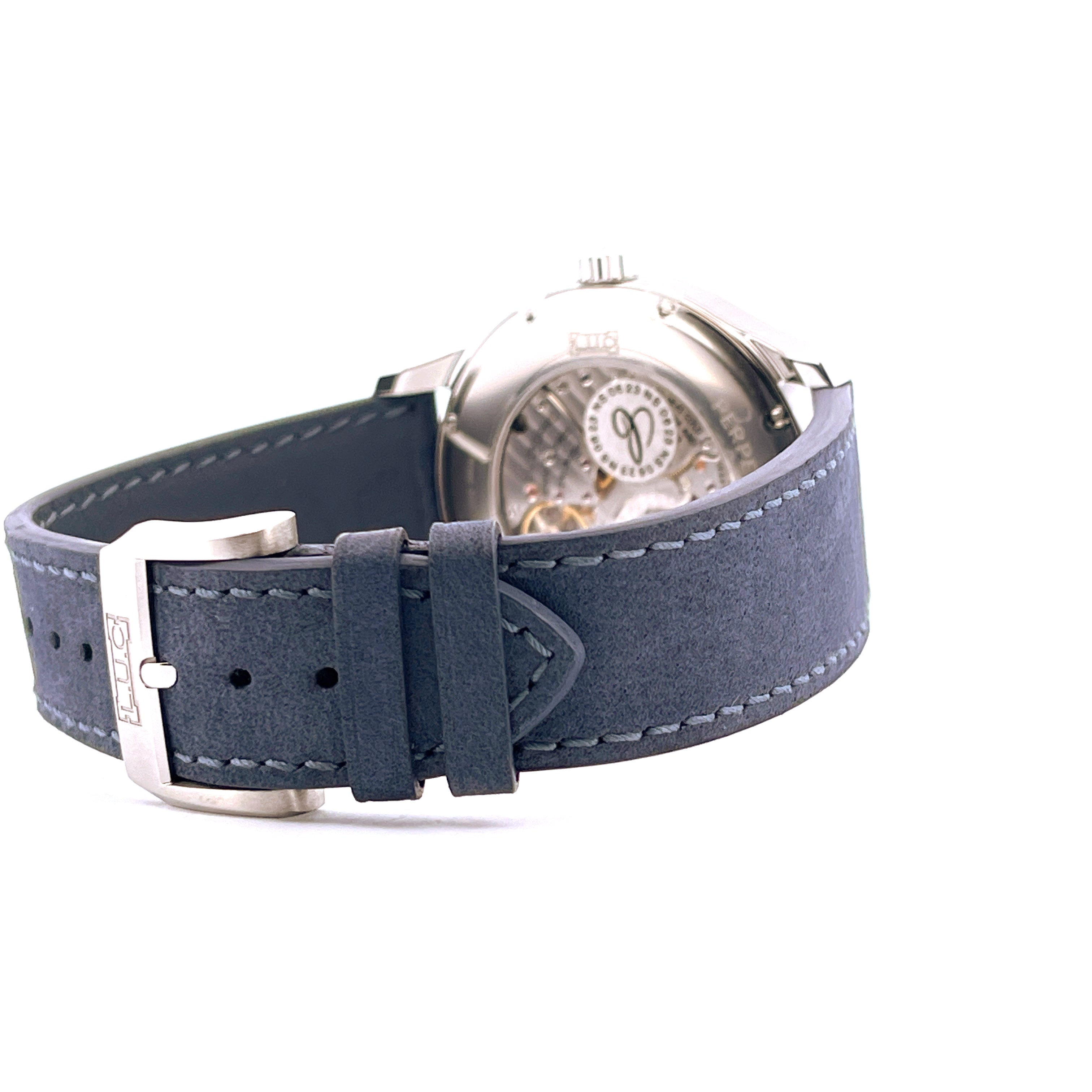 Rückansicht einer Chopard L.u.c. Perpetual Twin Uhr mit grauem Lederarmband und Edelstahlschließe