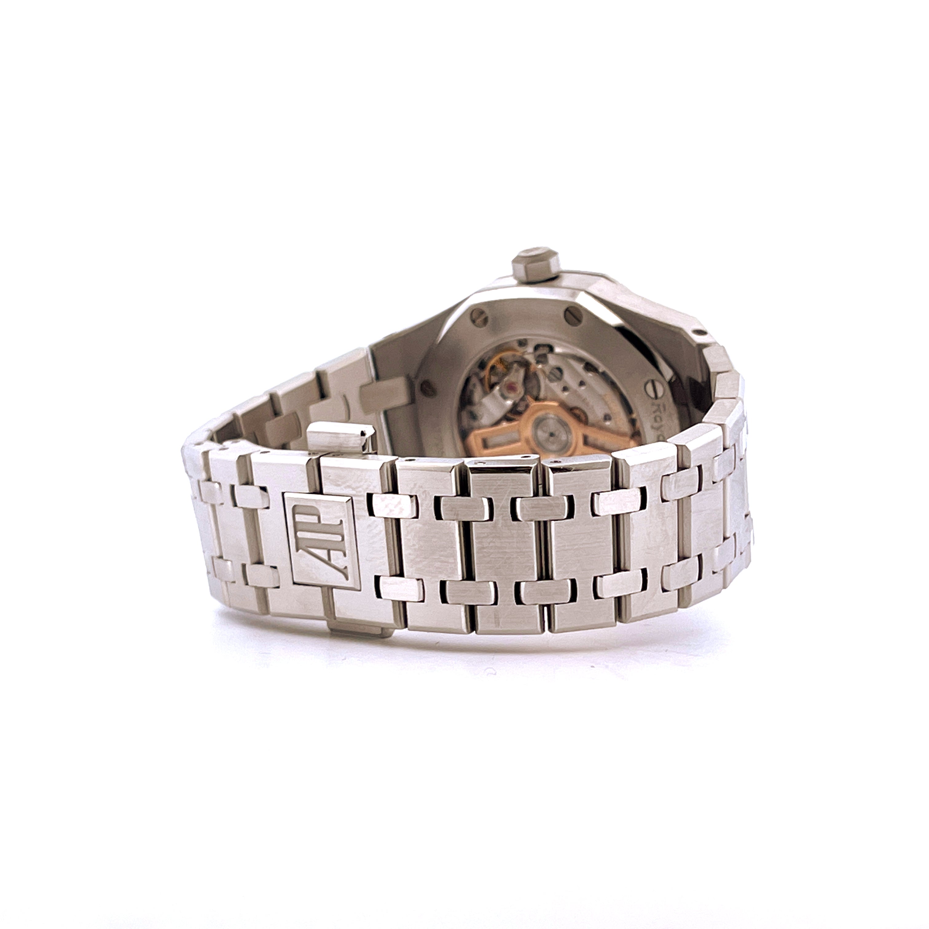 Rückansicht einer Audemars Piguet Royal Oak Automatik-Uhr mit Edelstahluhrband auf weißem Hintergrund
