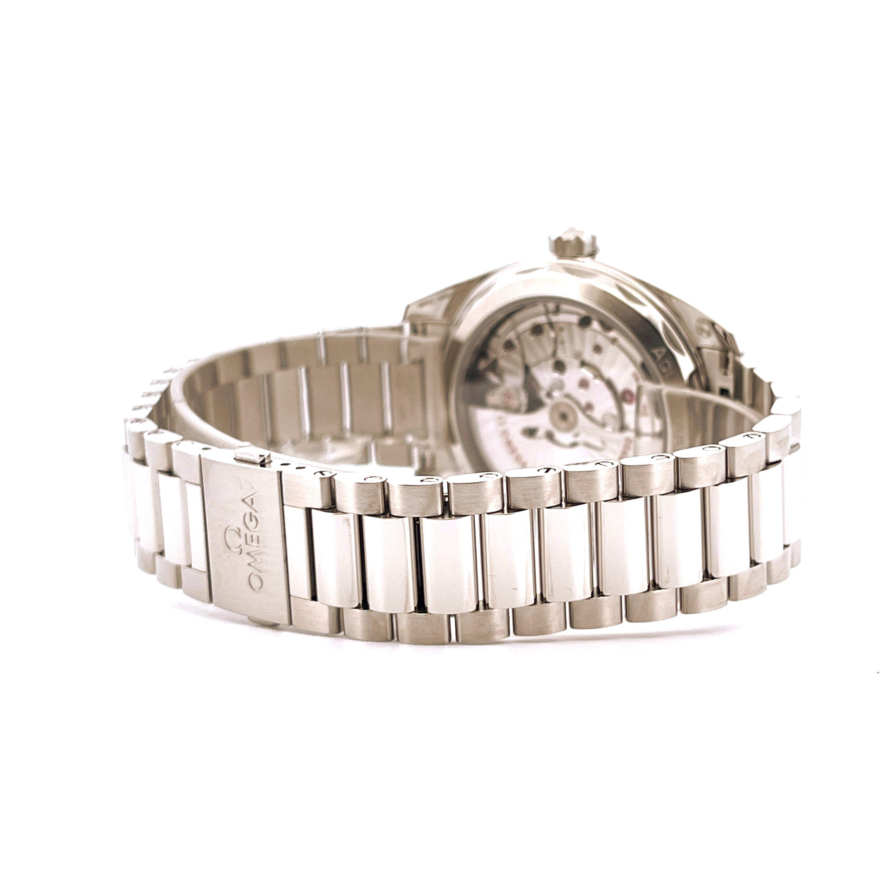 Omega Seamaster Aqua Terra 41 mm Automatik, Stahlarmband mit sichtbarem Uhrwerk auf weißem Hintergrund