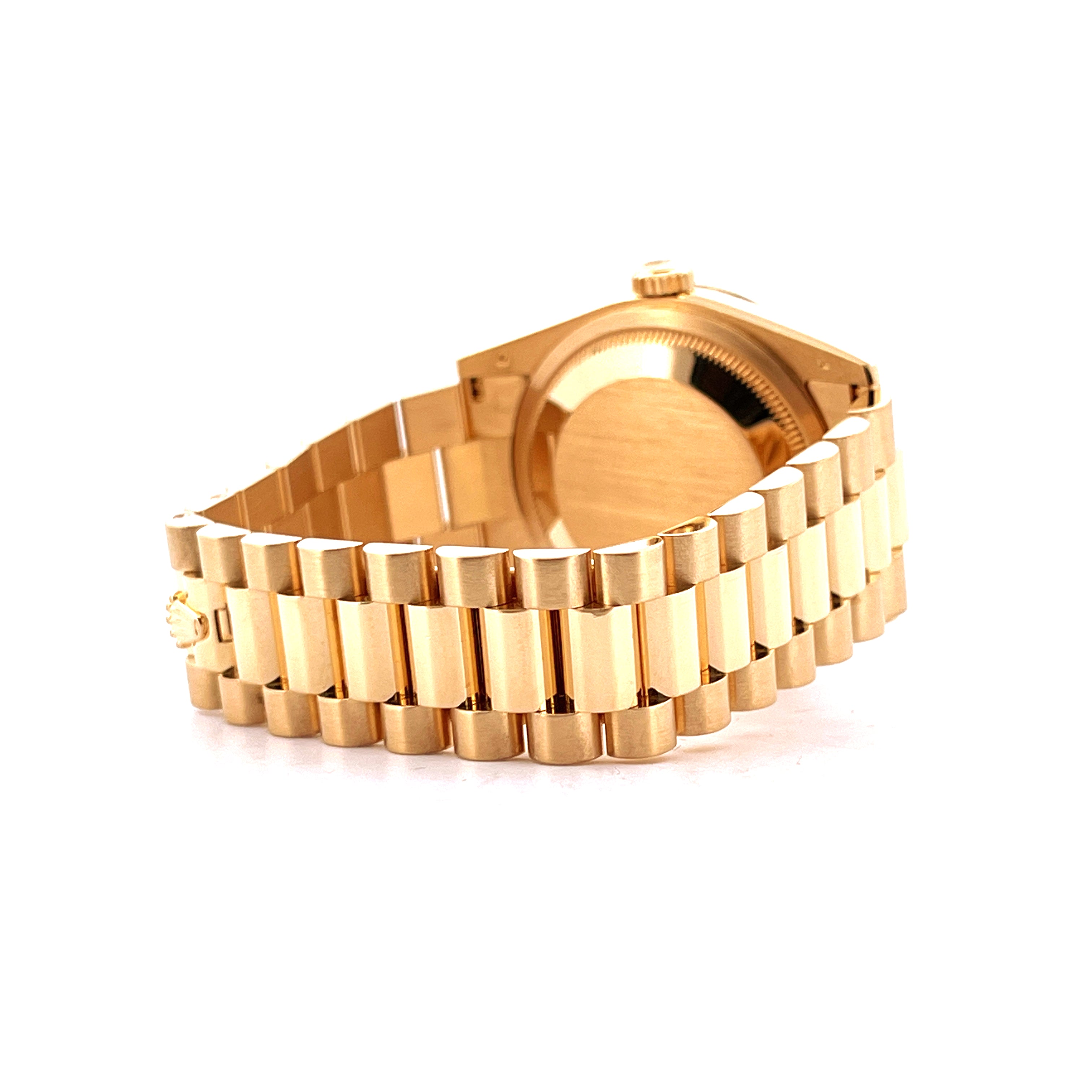 Rolex Day-Date 36mm Gelbgold Uhr im Seitenprofil auf weißem Hintergrund