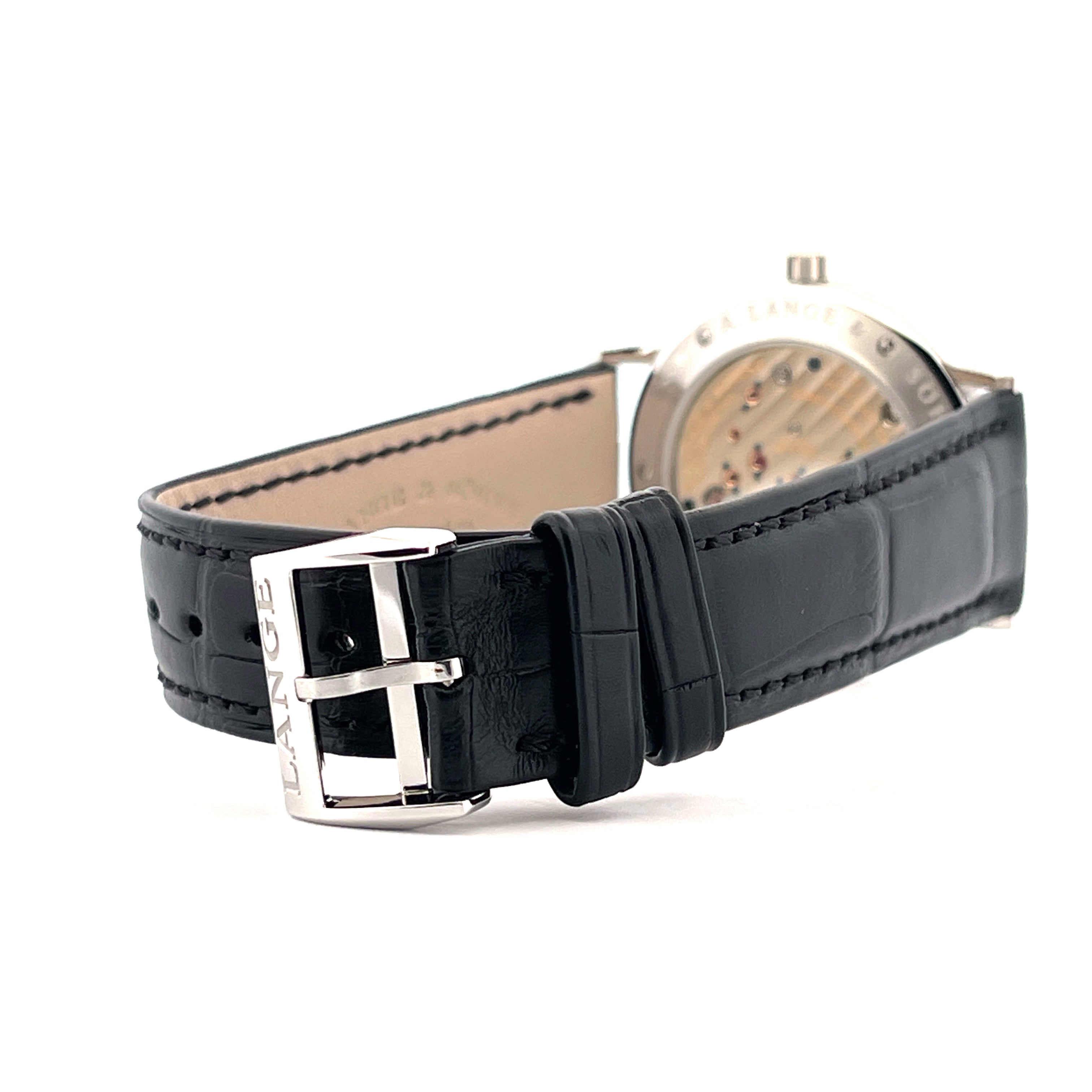 A. Lange & Söhne 1815 Up Down: Lederarmband mit Dornschließe und dem Logo "LANGE