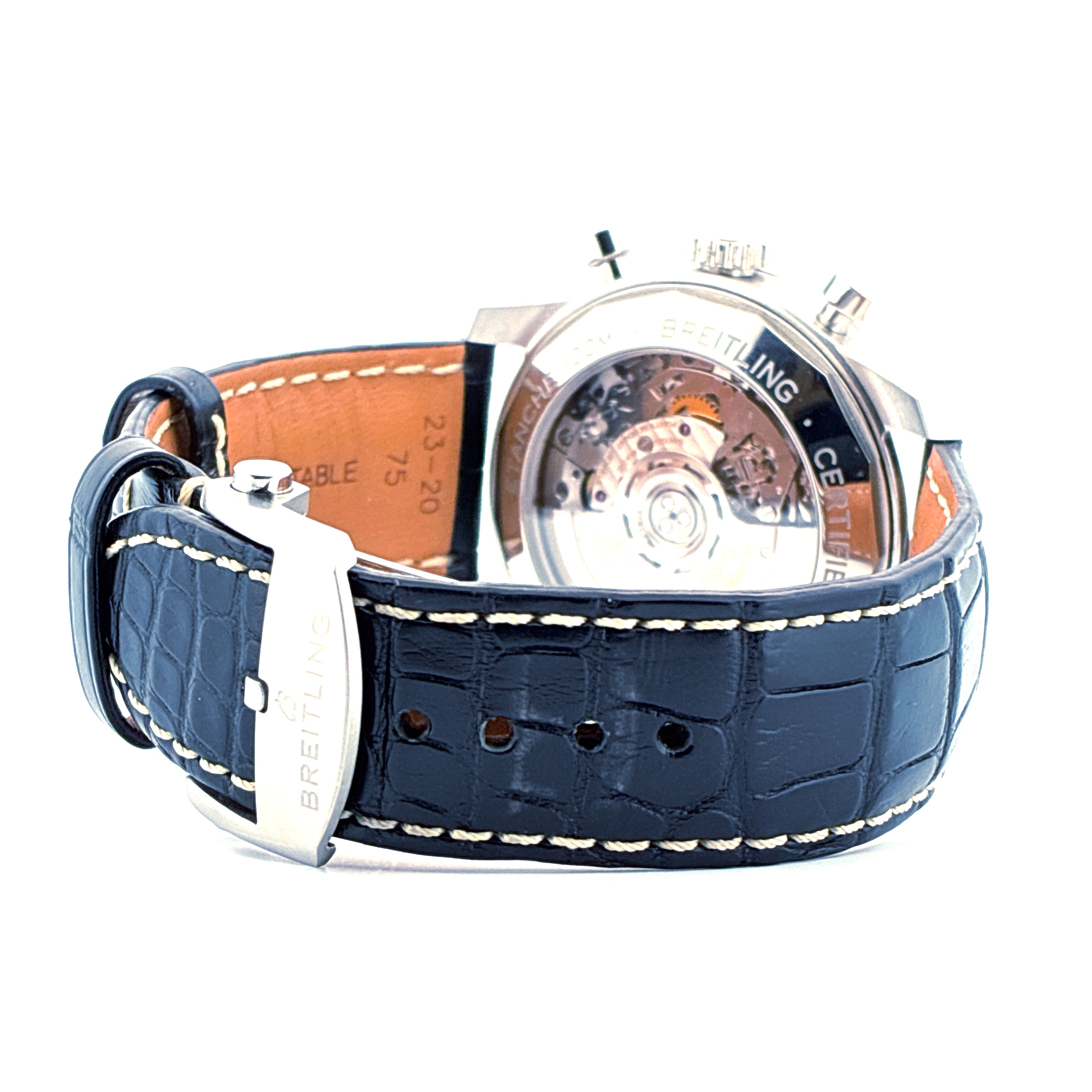 Breitling Aviator 8 B01 Chronograph 43 mit schwarzem Krokodillederarmband und Edelstahlschliesse Blick auf den Sichtboden