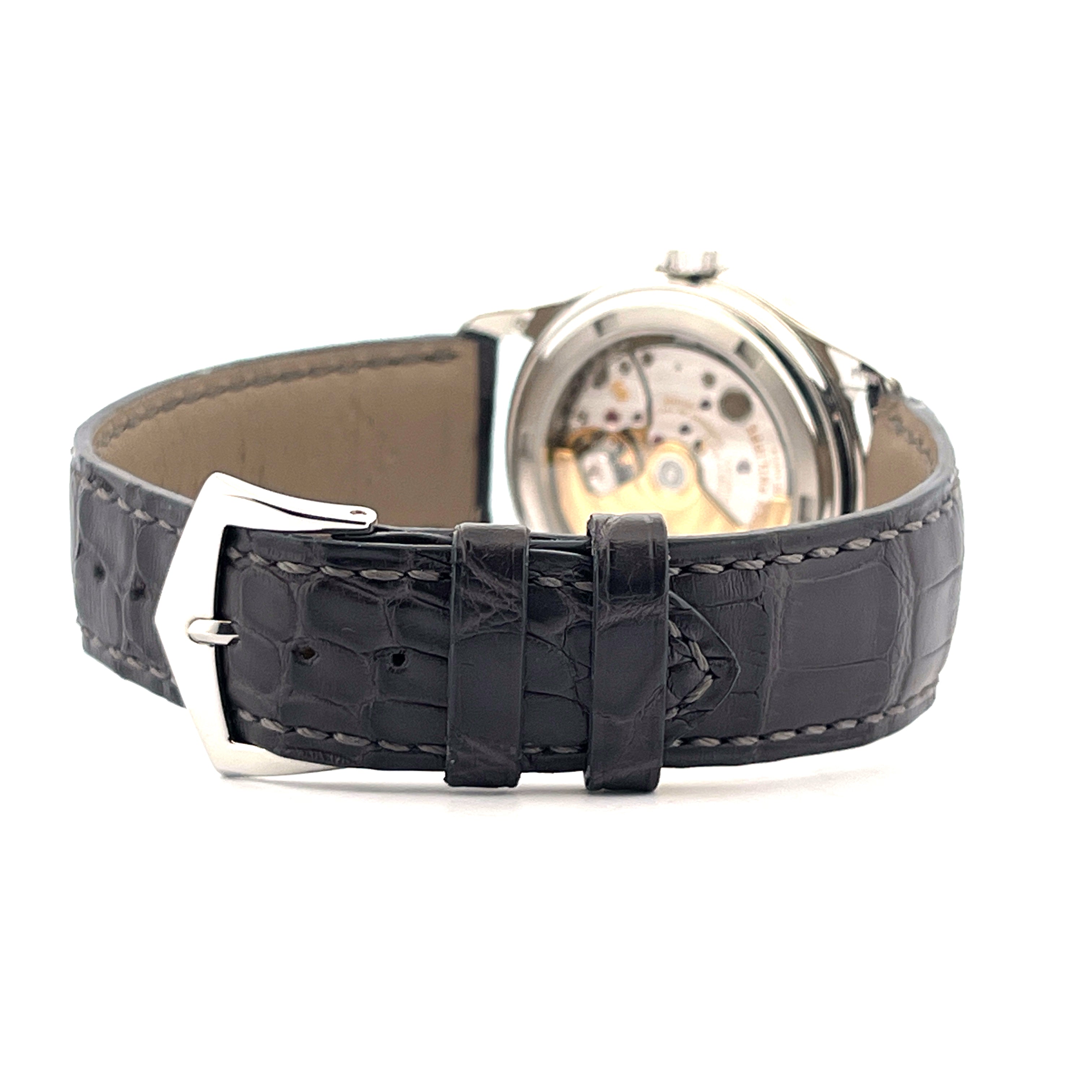 Patek Philippe Annual Calendar 5056P-001 Rückseite mit Platingehäuse und Krokolederarmband