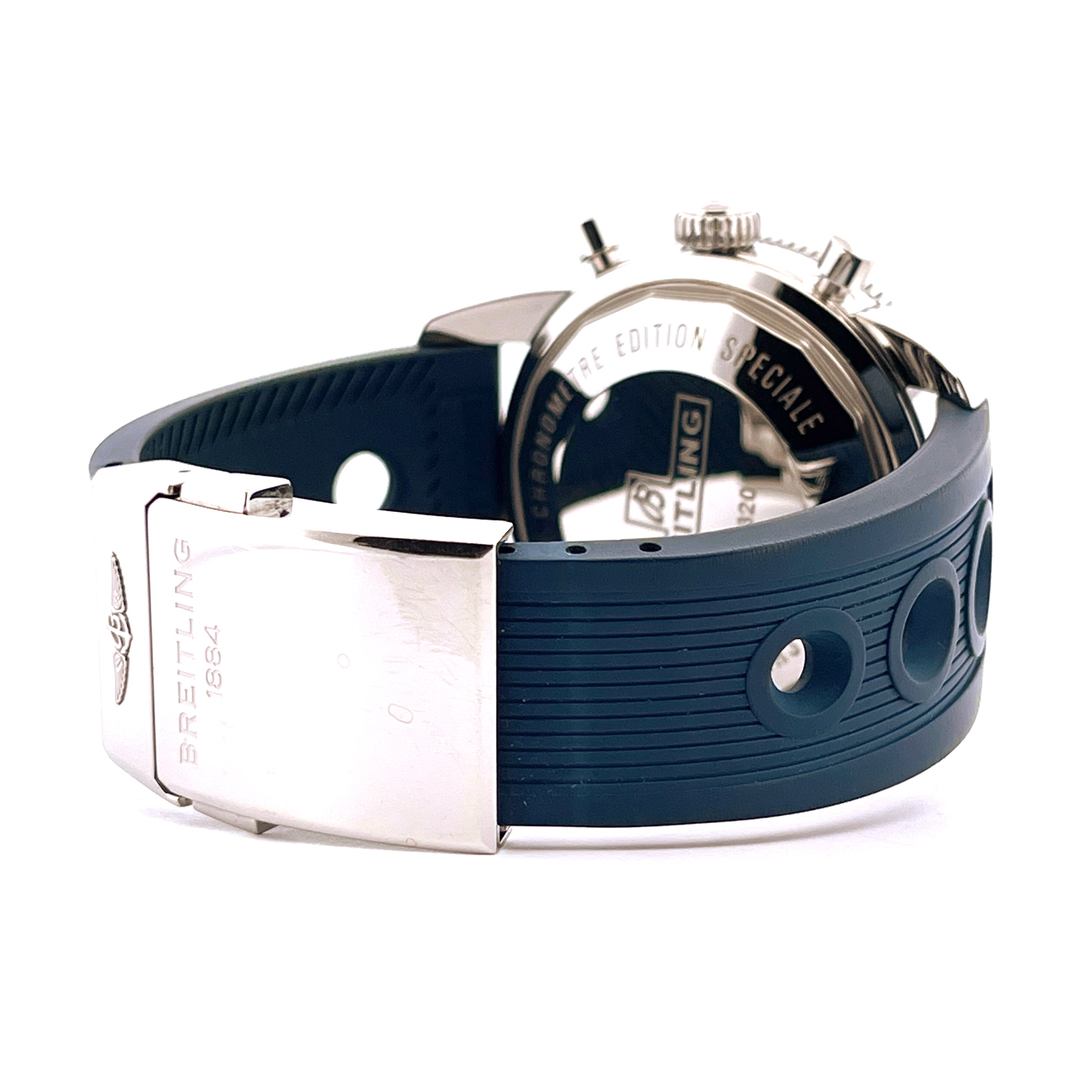 Breitling Superocean Heritage Chronograph mit blauem Kautschukband und polierter Stahlschliesse