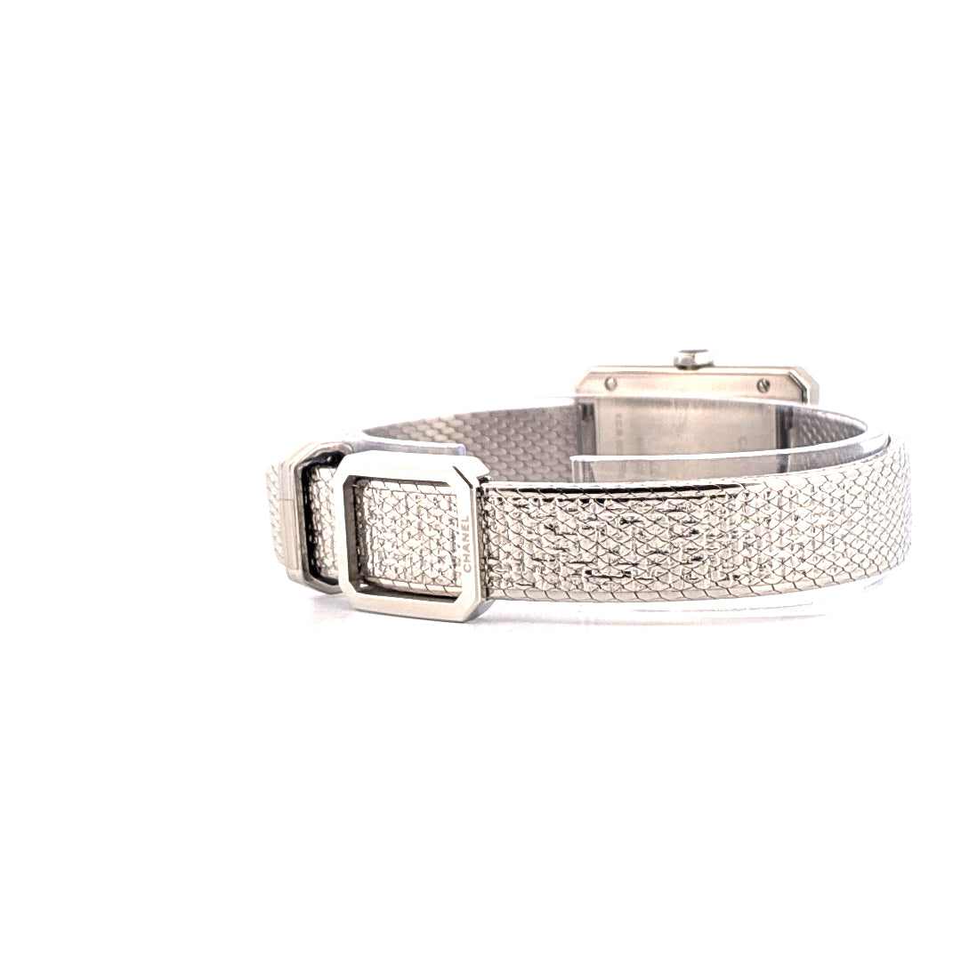 Chanel Boyfriend Uhr in Stahl mit silbernem Armband von der Seite gesehen