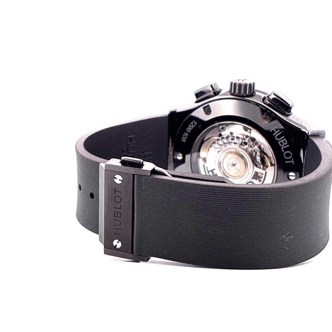 Rückansicht einer Hublot Classic Fusion Aerofusion Chronograph Skeleton mit Sichtboden und schwarzem Kautschukarmband