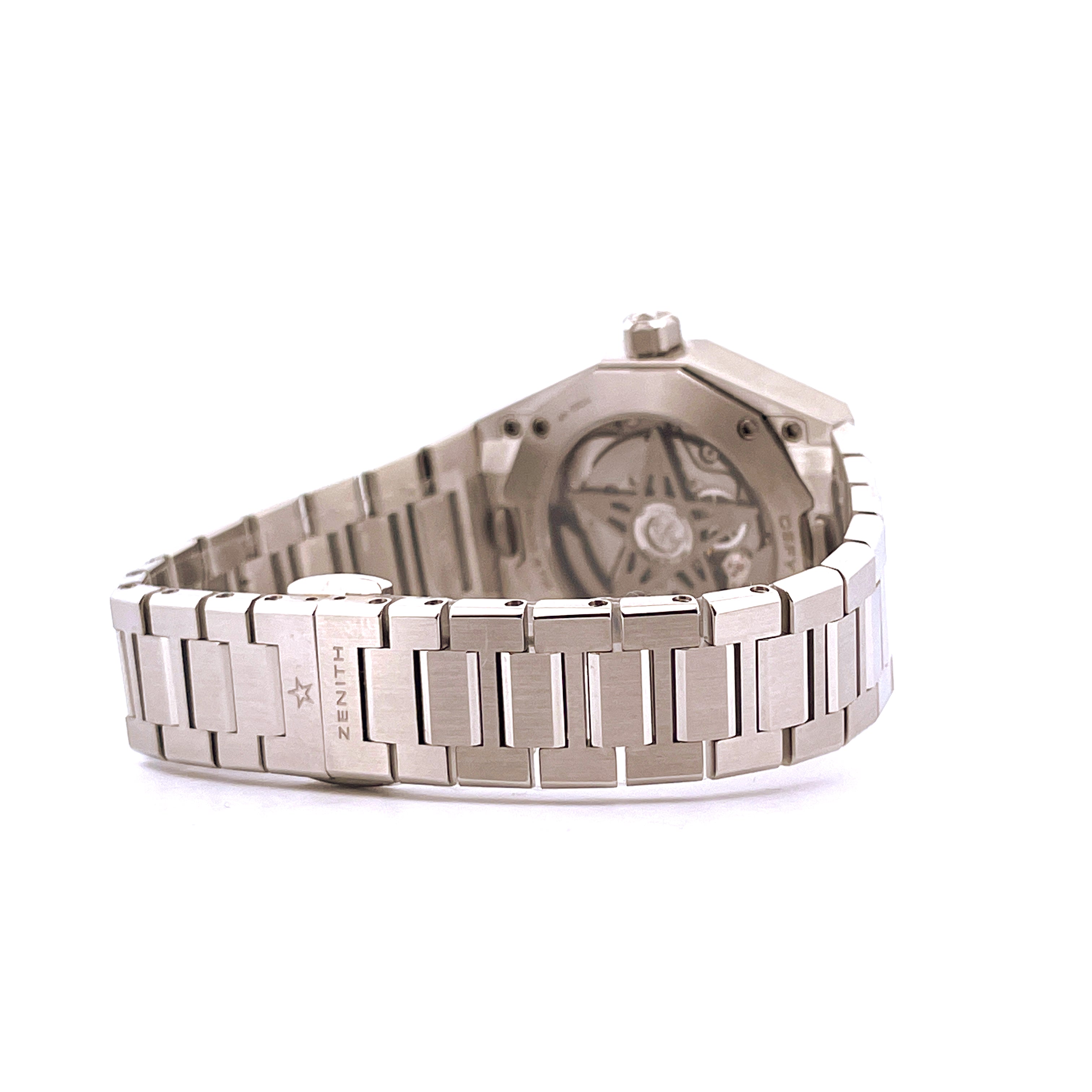 Zenith Defy Skyline Skeleton Edelstahlarmband im Detail aus der Seitenansicht auf weißem Hintergrund