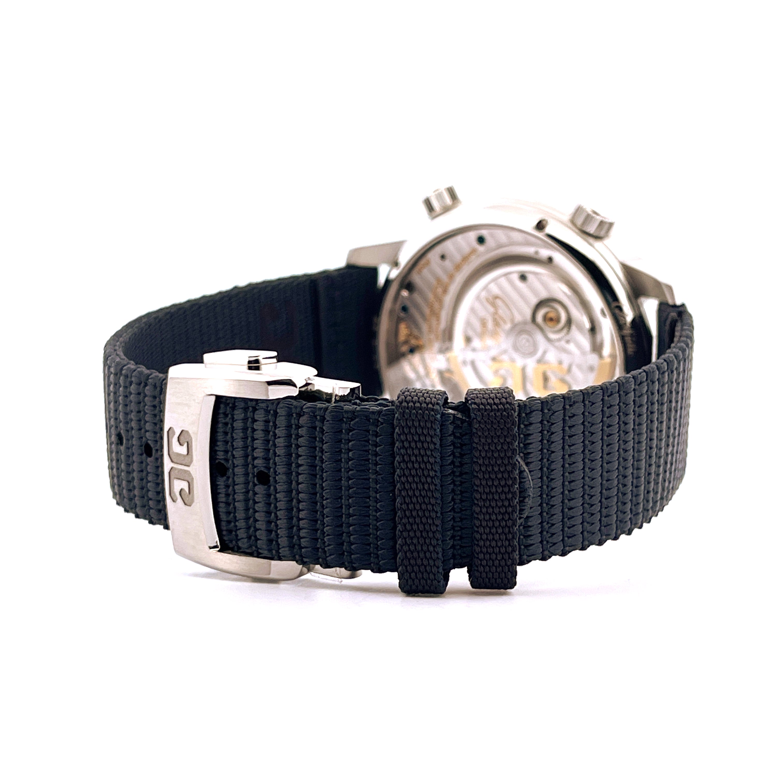 Glashütte Original Senator Cosmopolite Rückseite eines Edelstahlgehäuses mit Automatikwerk und schwarzem Textilarmband