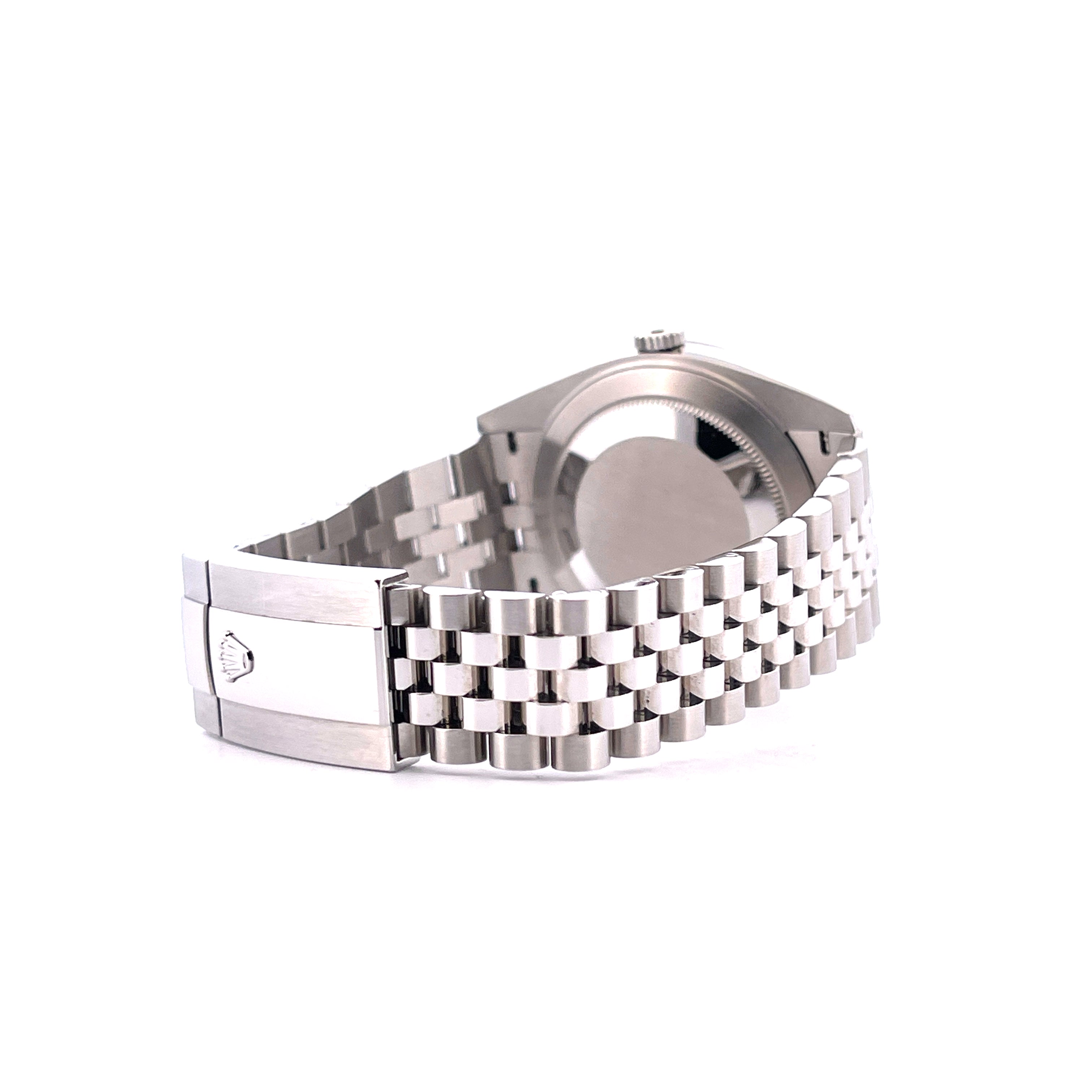 Rolex Datejust 41 Stahl, Seitenansicht auf weißem Hintergrund mit Jubilé-Armband und Schließe