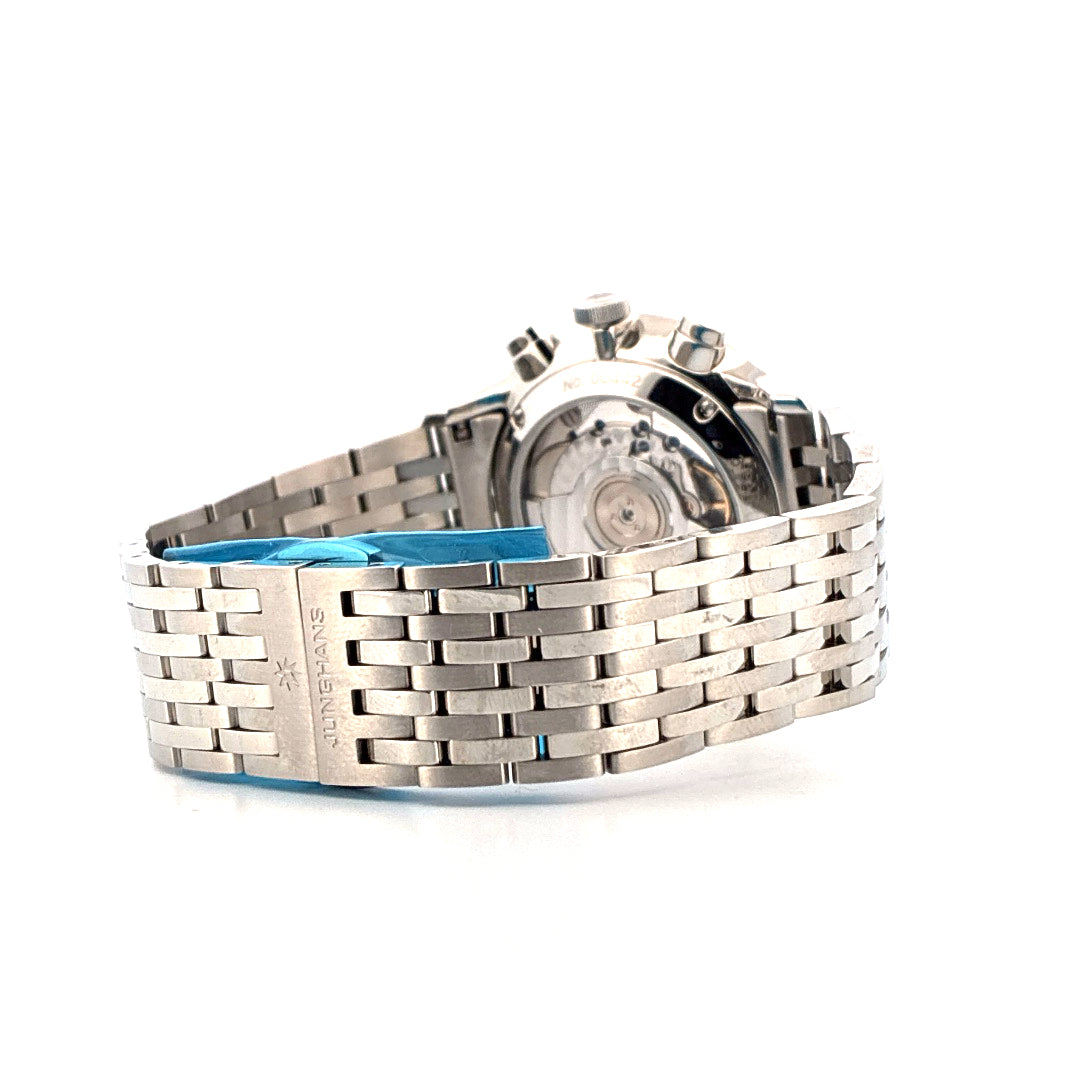 Junghans Meister Driver Chronoscope Edelstahlarmband mit Schriftzug und Schließe von der Seite