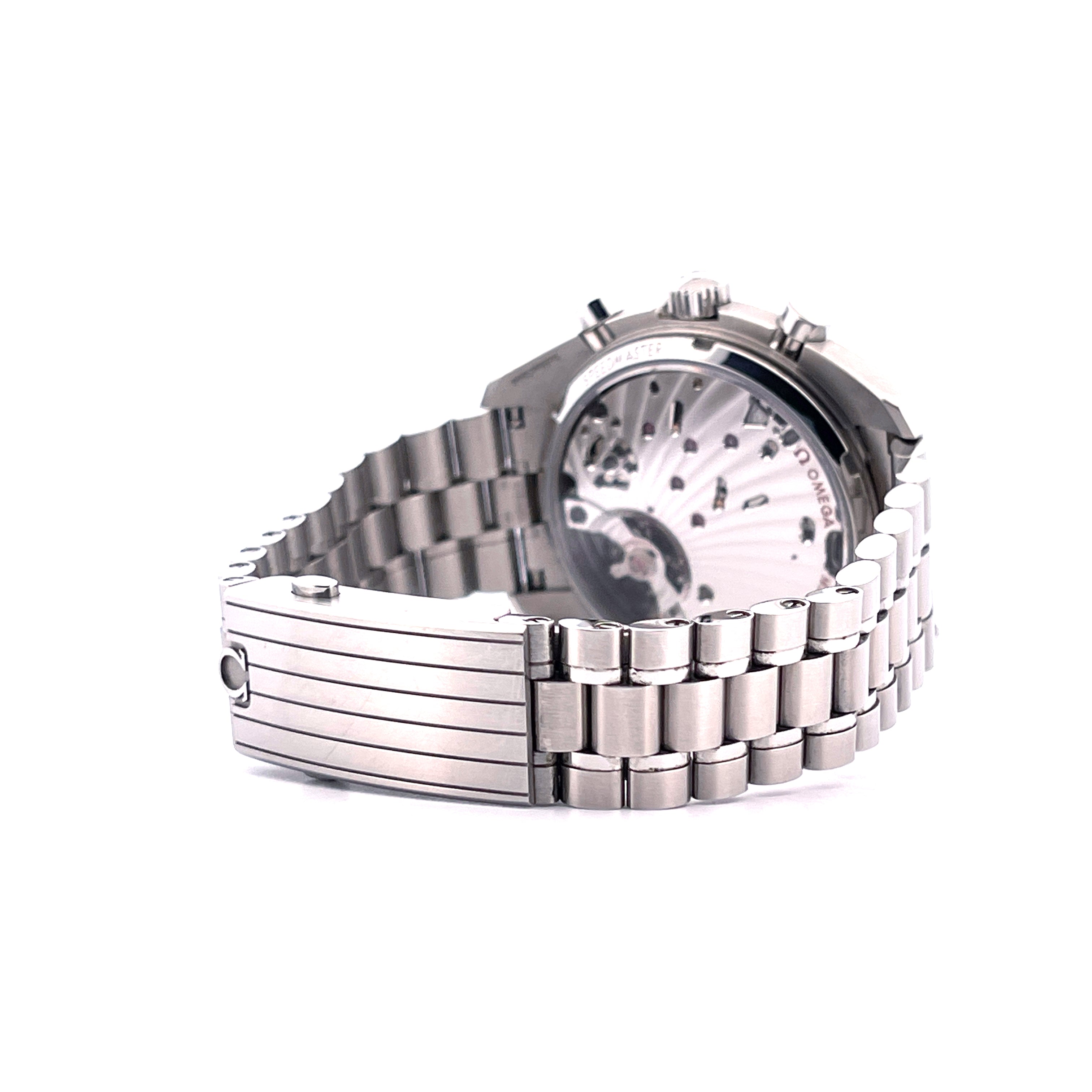 Omega Chronoscope Co-axial Master Chronometer im Detail aus der Seitenansicht mit Sichtboden