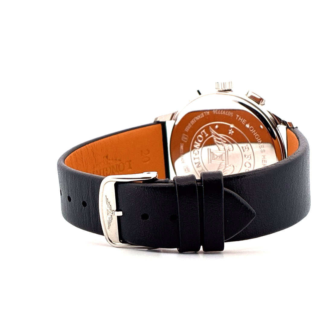 Longines Heritage Classic Herrenuhr im Detail mit schwarzem Lederarmband und Edelstahlschließe