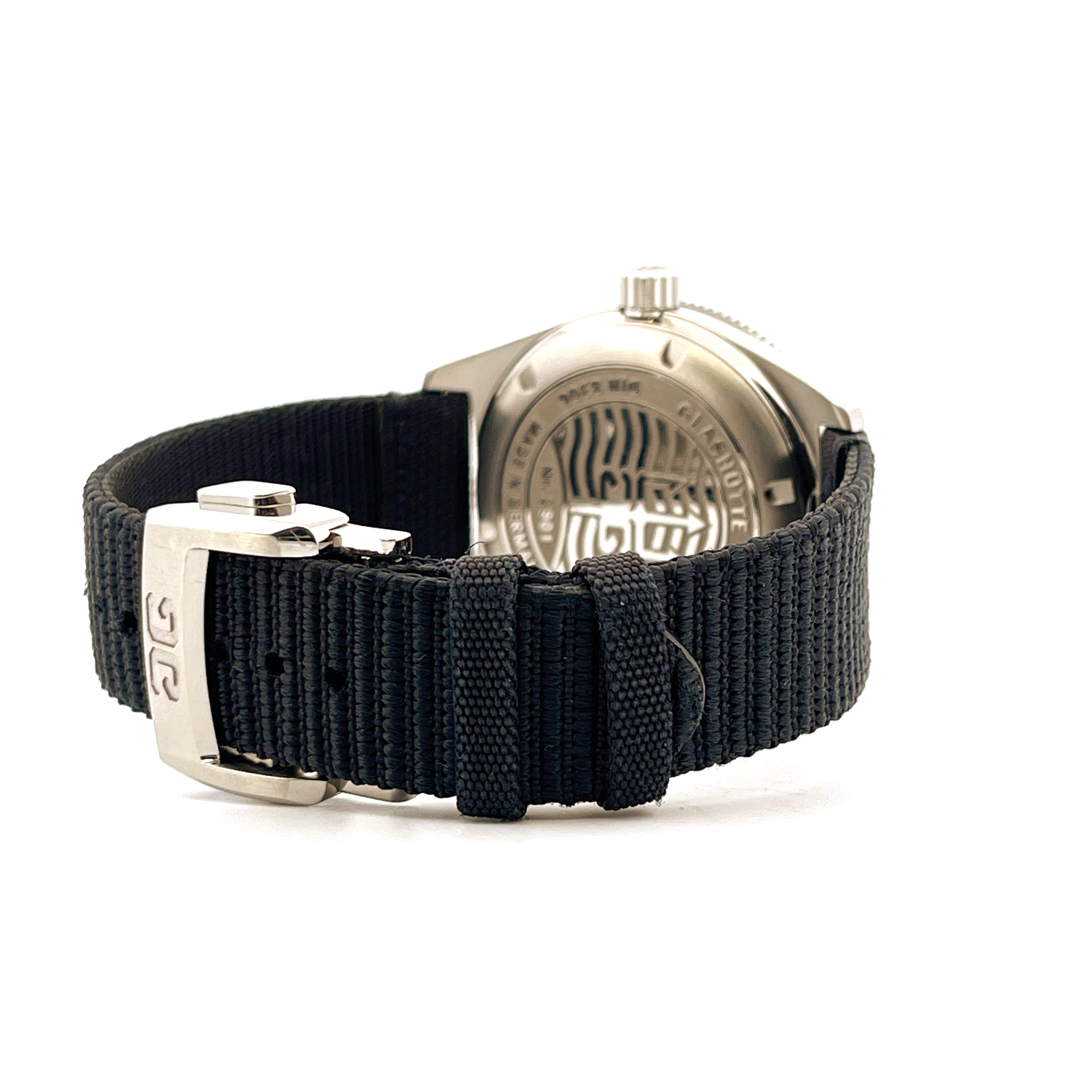 Seaq 39,5 mm von Glashütte Original im Detail mit schwarzem Textilarmband und Edelstahlschließe