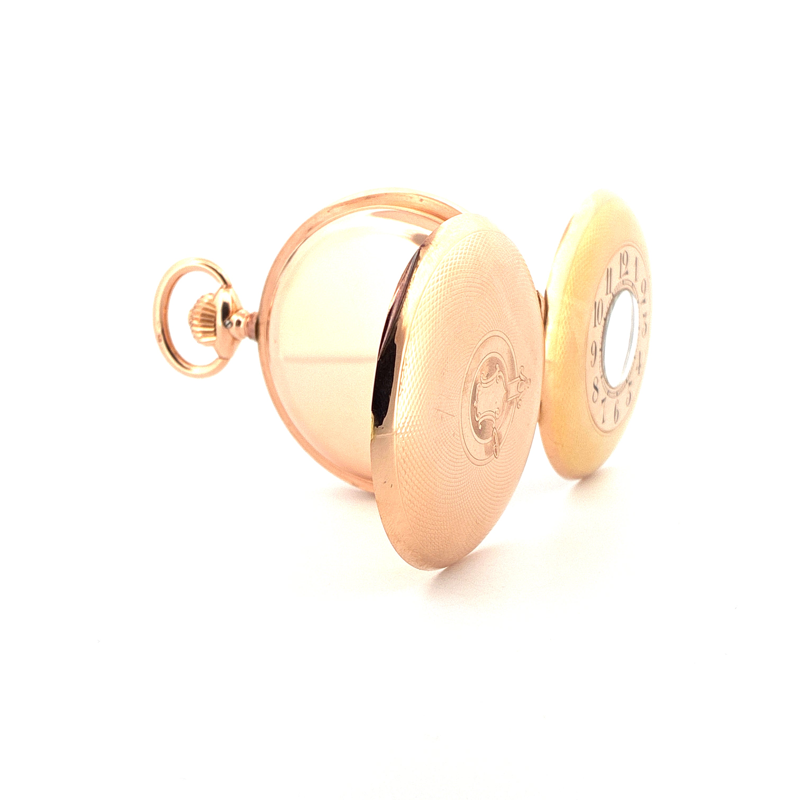 IWC Taschenuhr aus Gelbgold, offen, mit sichtbarem Zifferblatt und Anhänger auf weißem Hintergrund