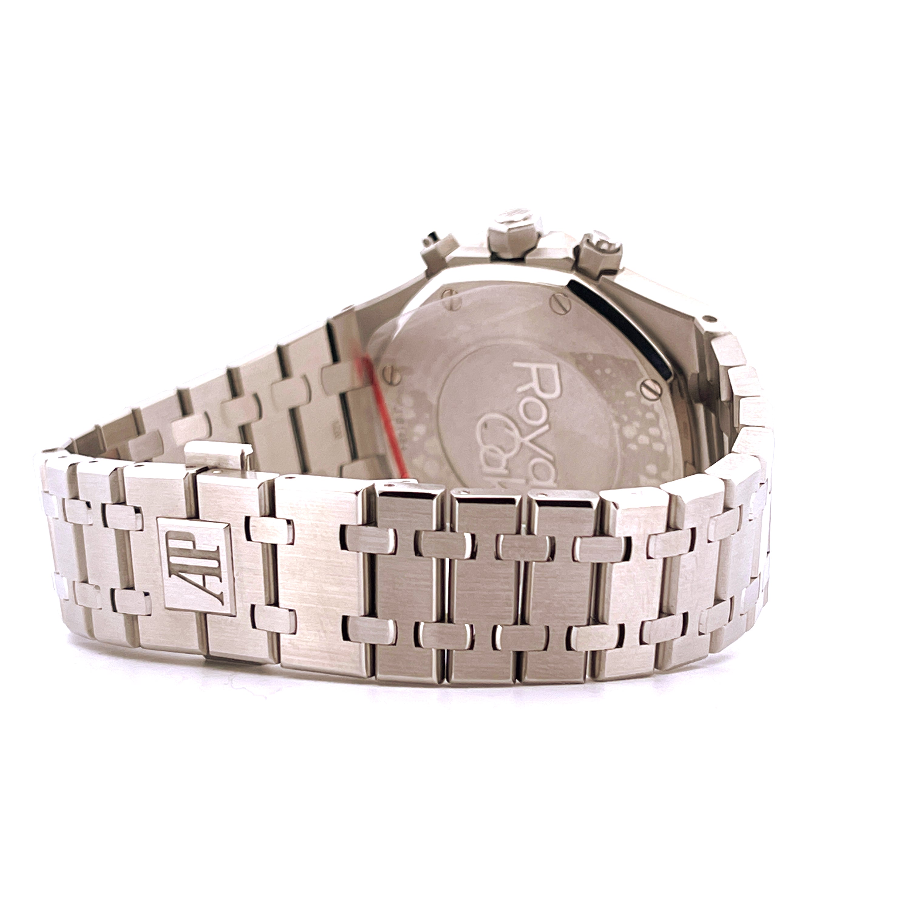 Audemars Piguet Royal Oak Chronograph 26331ST mit AP-Logo auf dem Armband