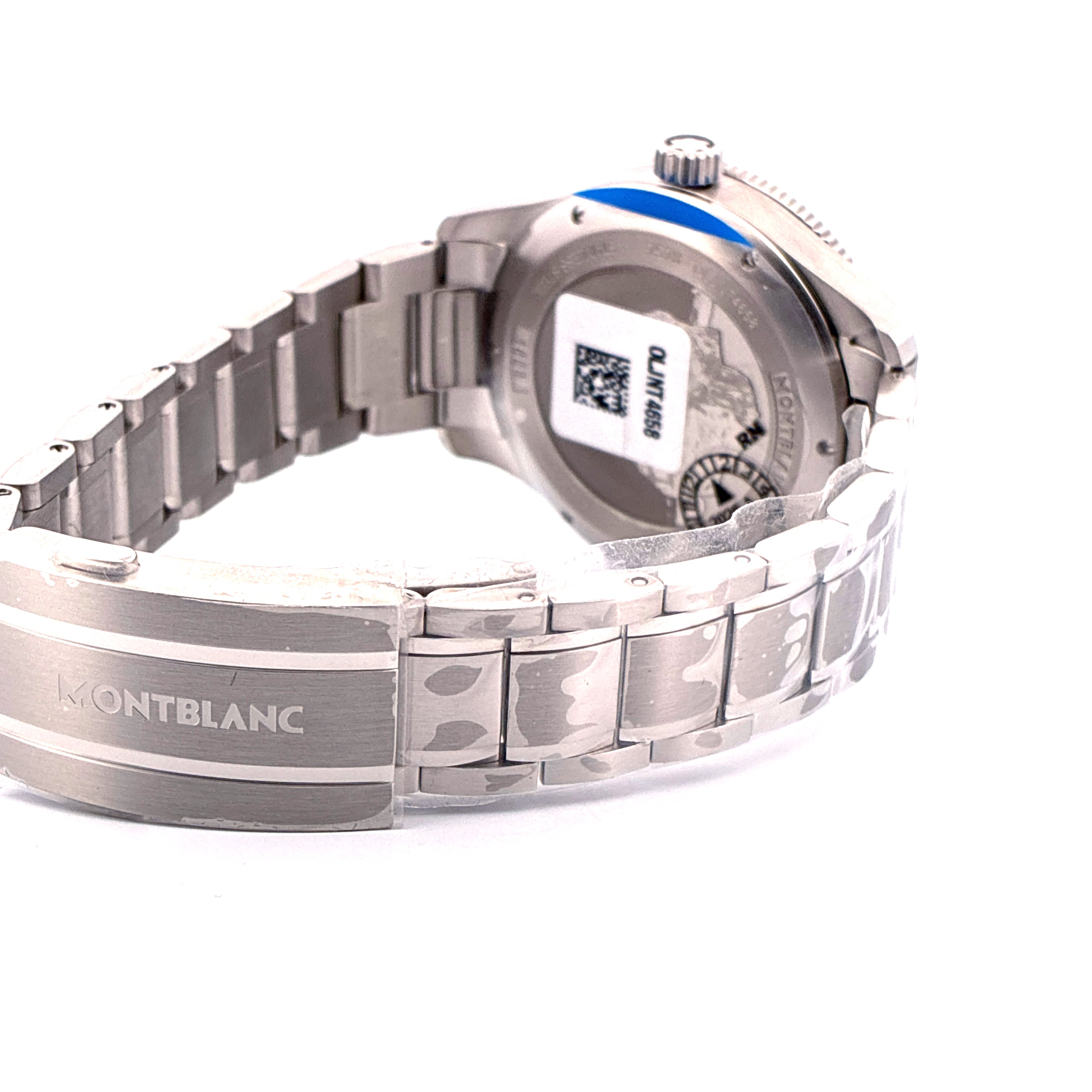 Montblanc 1858 Iced Sea Automatik mit Stahlarmband und Logo auf der Schließe