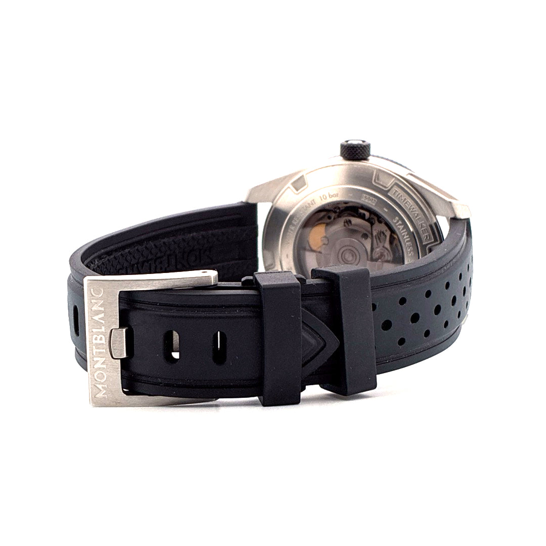 Seitenansicht der Montblanc Timewalker Date Automatic mit schwarzem Kautschukband und Edelstahlschließe
