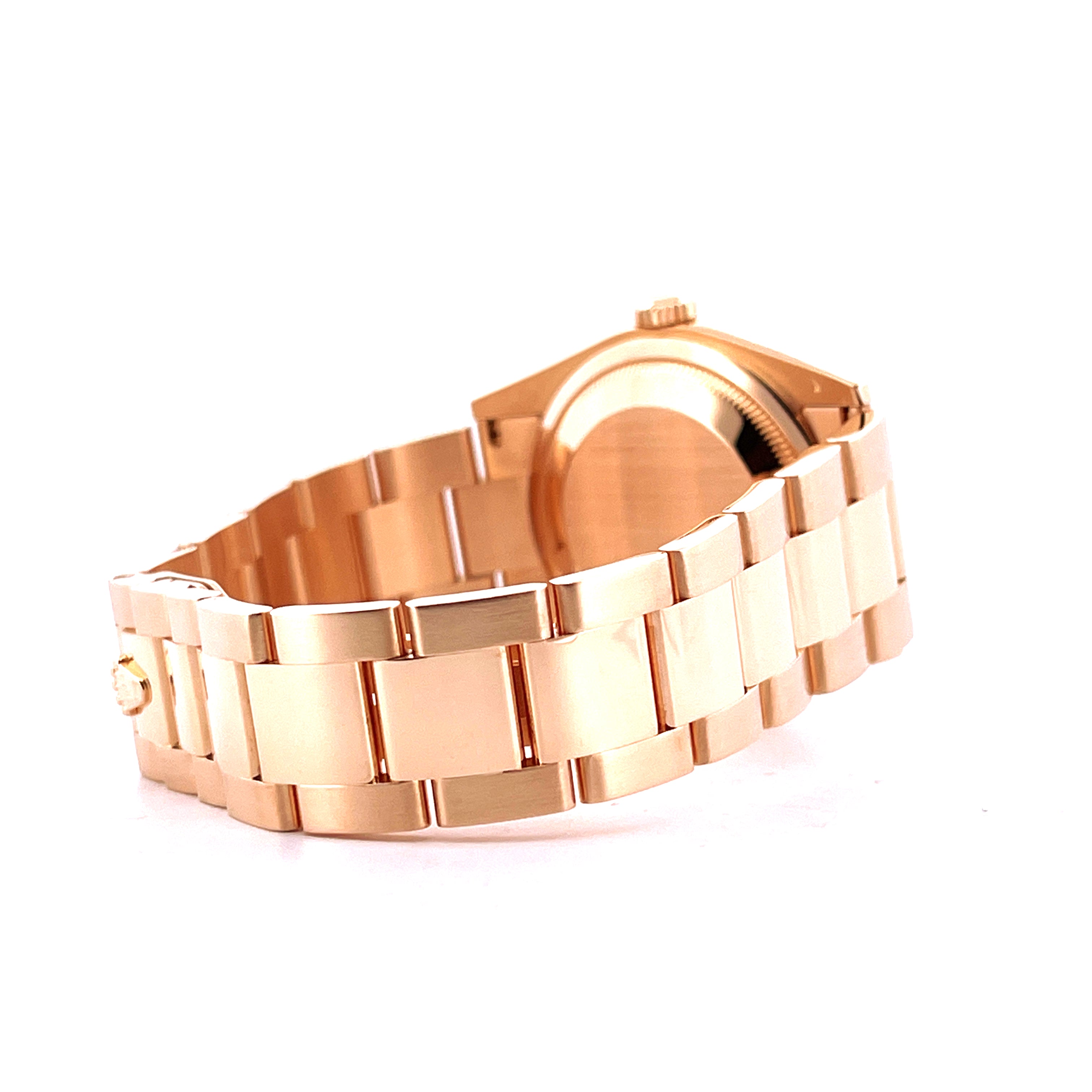Rolex Day-Date 36 Meteorit Roségold von der Seite mit Blick auf das Armband auf weißem Hintergrund