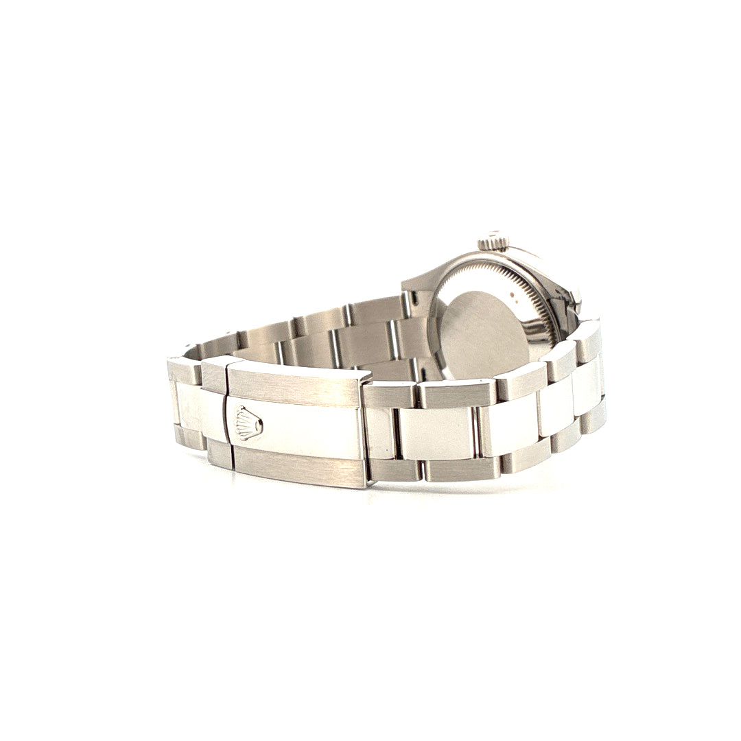 Rolex Datejust 31 Stahl Weißgold Armband mit Rolex Logo auf weißem Hintergrund