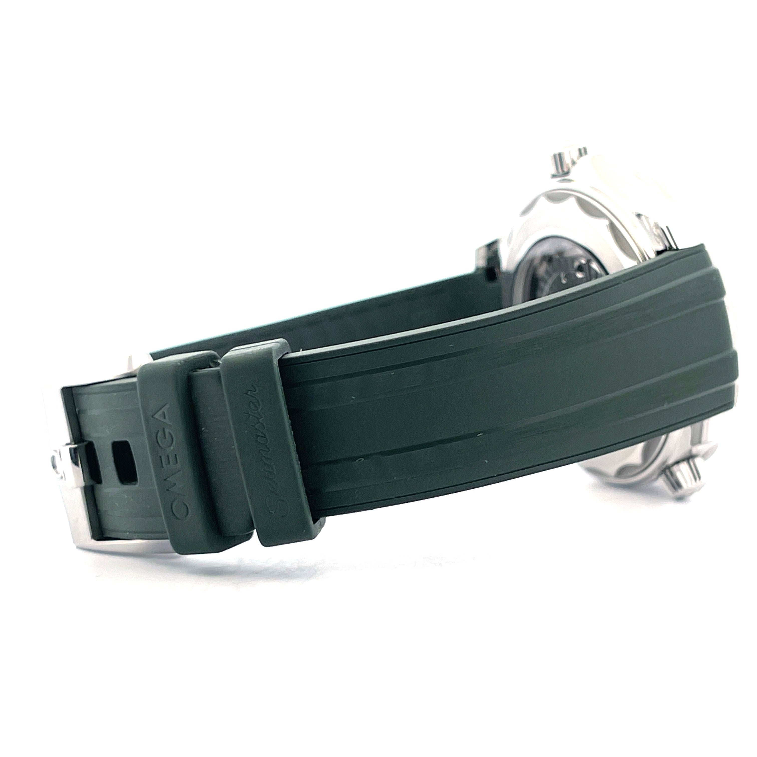 Seamaster Diver 300 M Master Chronometer DIVER 300 / Green Dial / Rubber / Box and Paper / Germany / perfect Condition / Dec. 2025