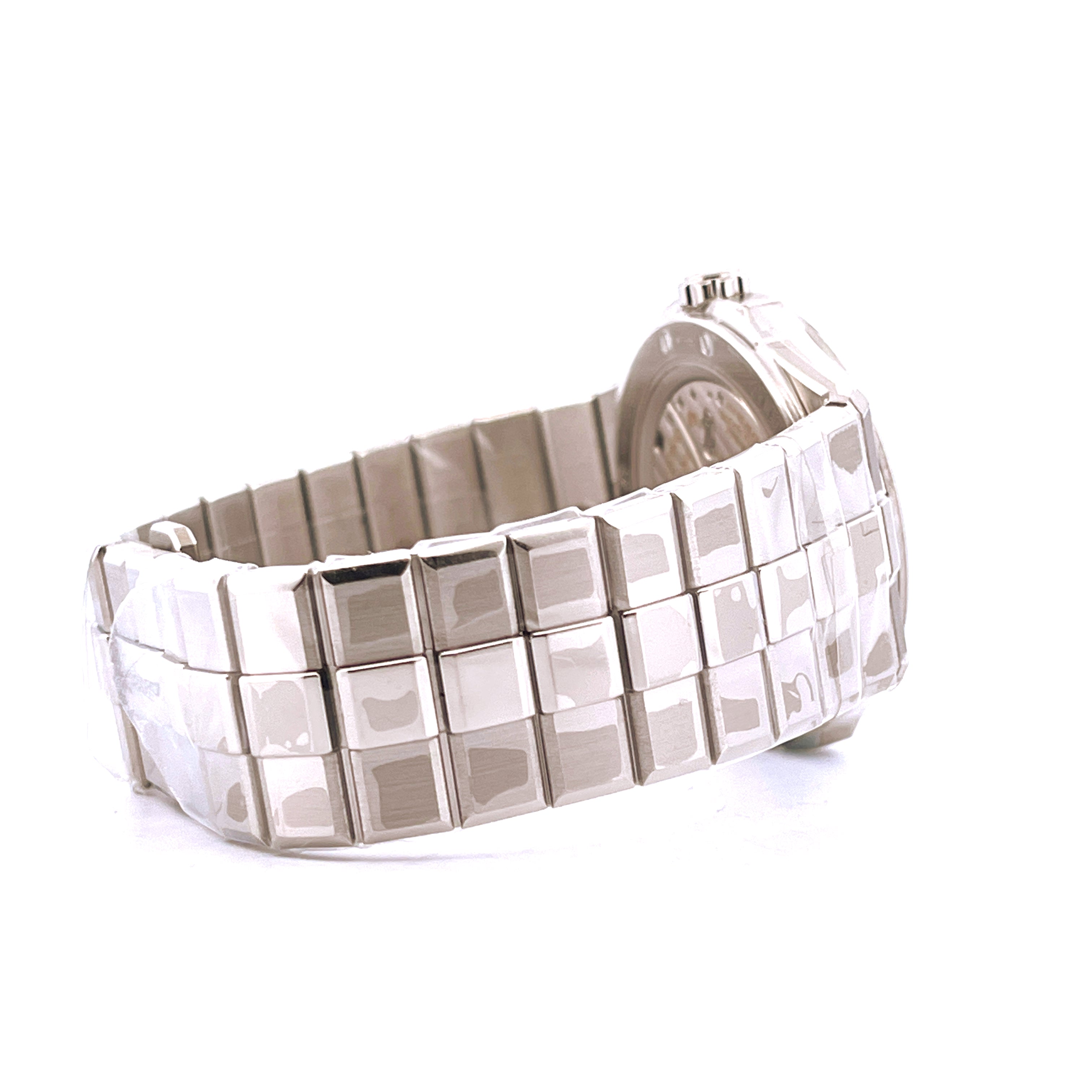 Chopard Alpine Eagle XPS Salmon Seitenansicht eines Uhrenarmbands aus Edelstahl mit quadratischen Gliedern