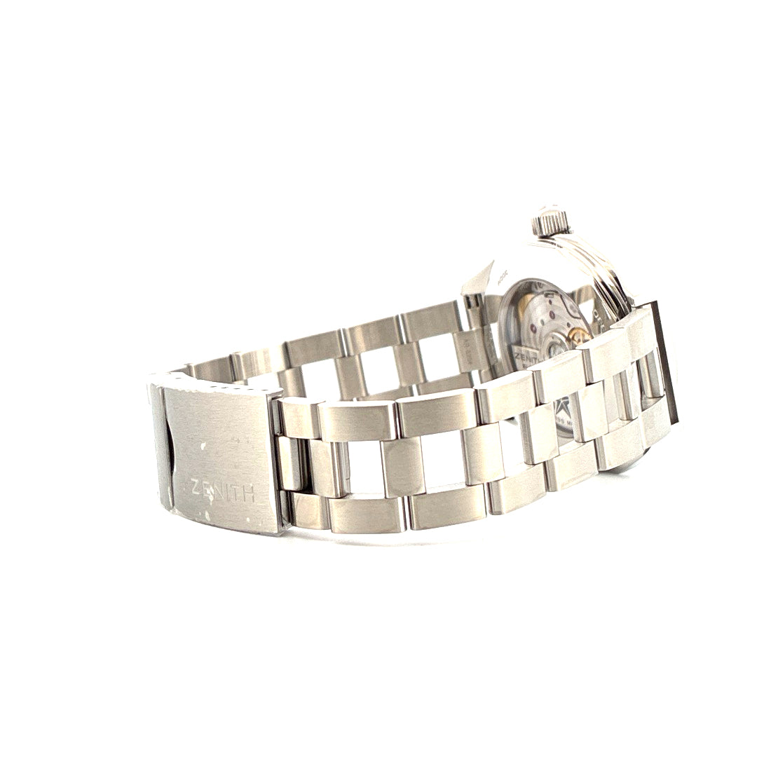 Zenith Defy Revival A3691 37mm von der Seite mit geschlossenem Armband aus Edelstahl