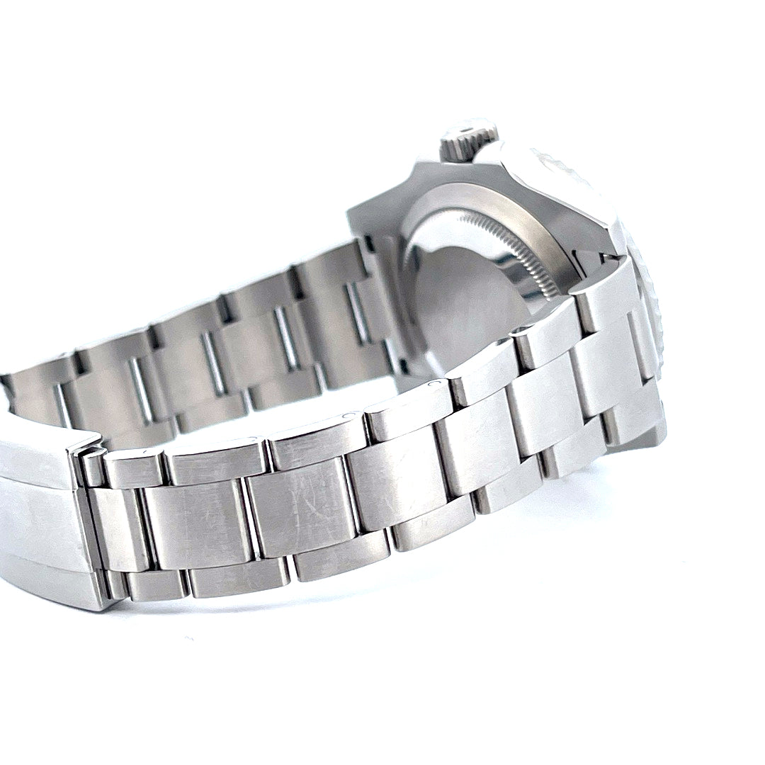 Submariner Date 116610LN / Box and Papers / -2019-