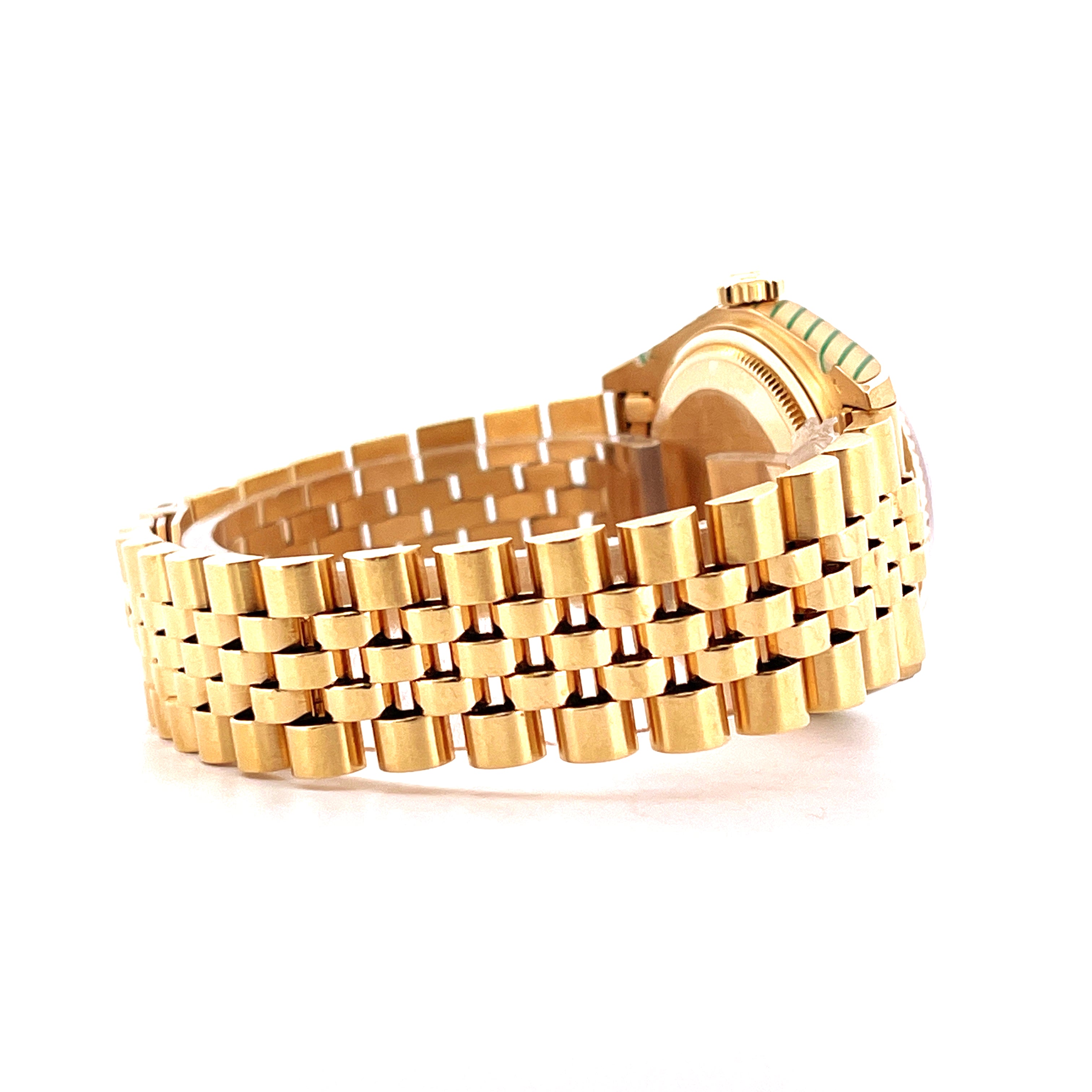 Rolex Datejust 36 aus Gelbgold im Seitenprofil mit Jubilé-Armband und grünen Akzenten auf dem Zifferblatt