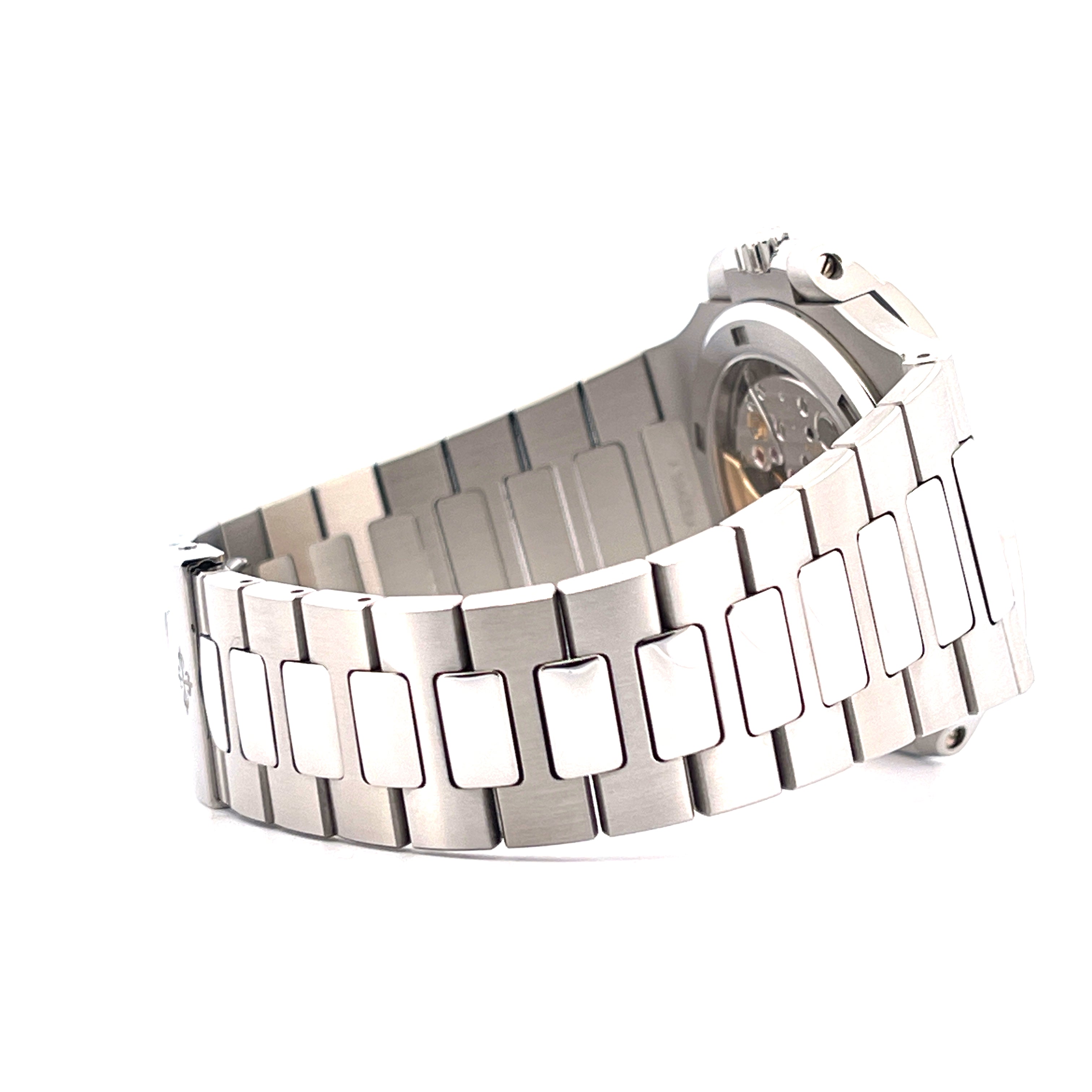 Patek Philippe Nautilus 5711/1A-014 Automatik Uhr aus Edelstahl im Seitenprofil auf weißem Hintergrund