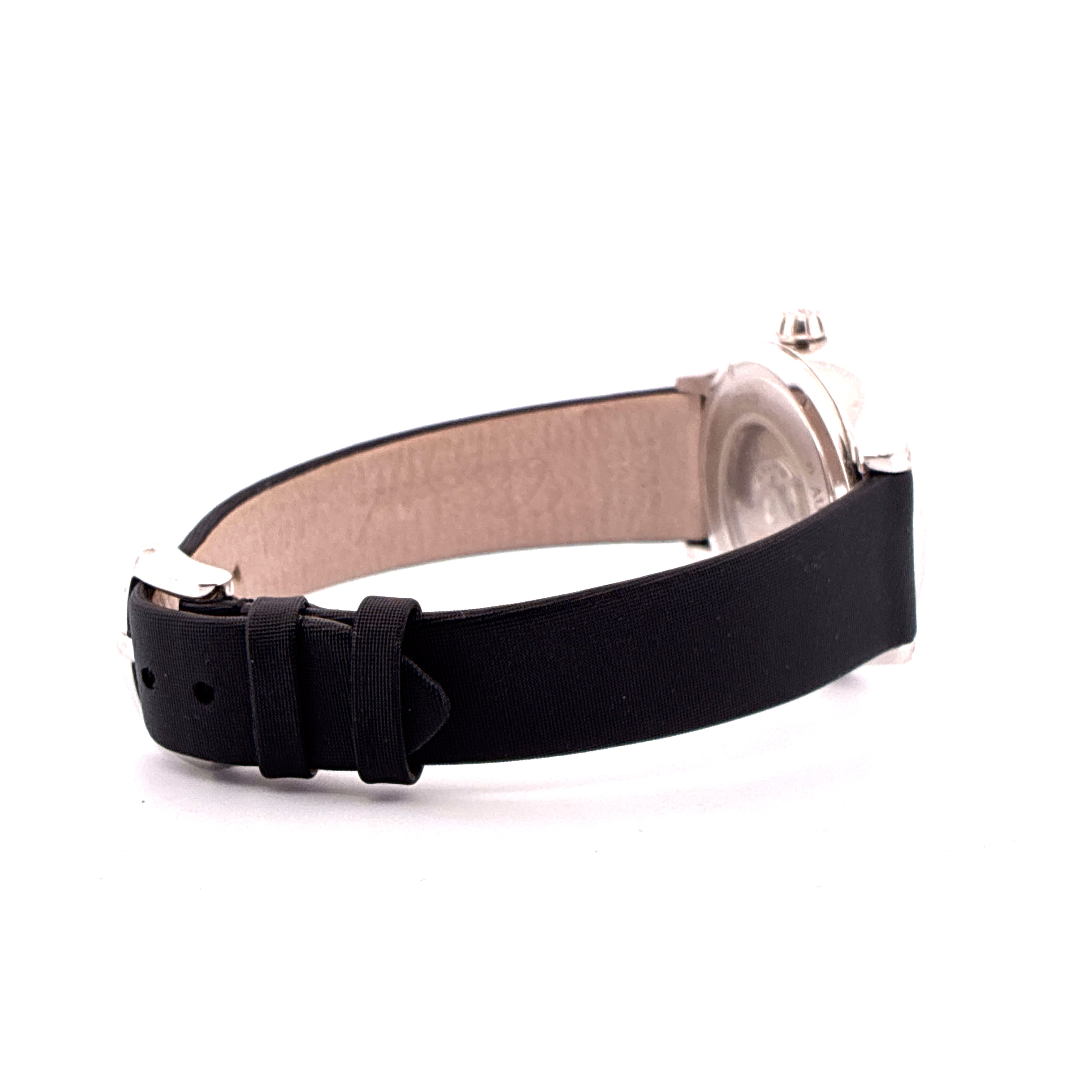 Classic / Diamonds / Whitegold / Box / Certificate of authenticity / Retail price EUR 23.200,00