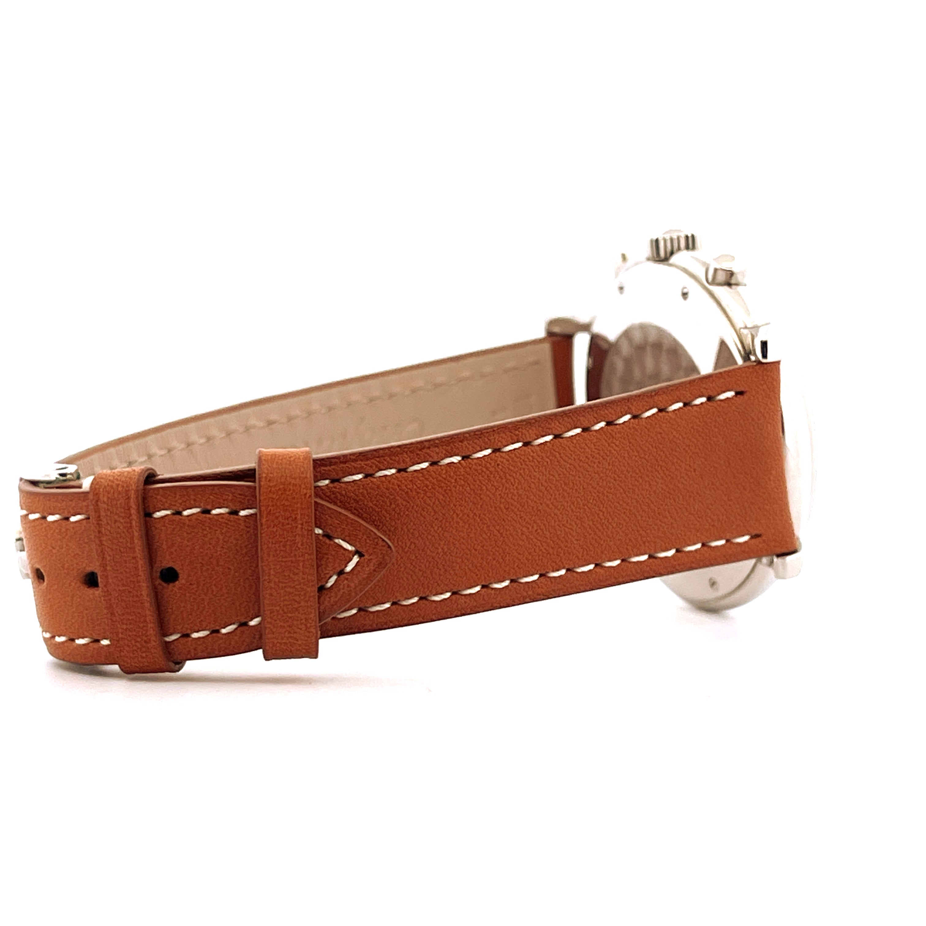 Seitenansicht einer Chopard Mille Miglia Quarz Uhr mit braunem Lederarmband