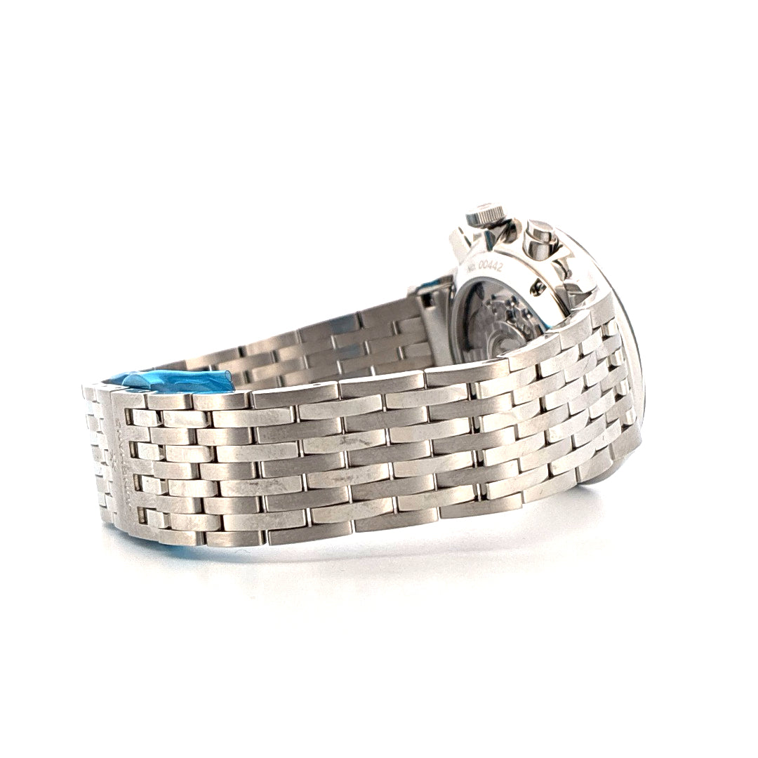 Junghans Meister Driver Chronoscope Edelstahlarmband mit silbernem Armband von der Seite