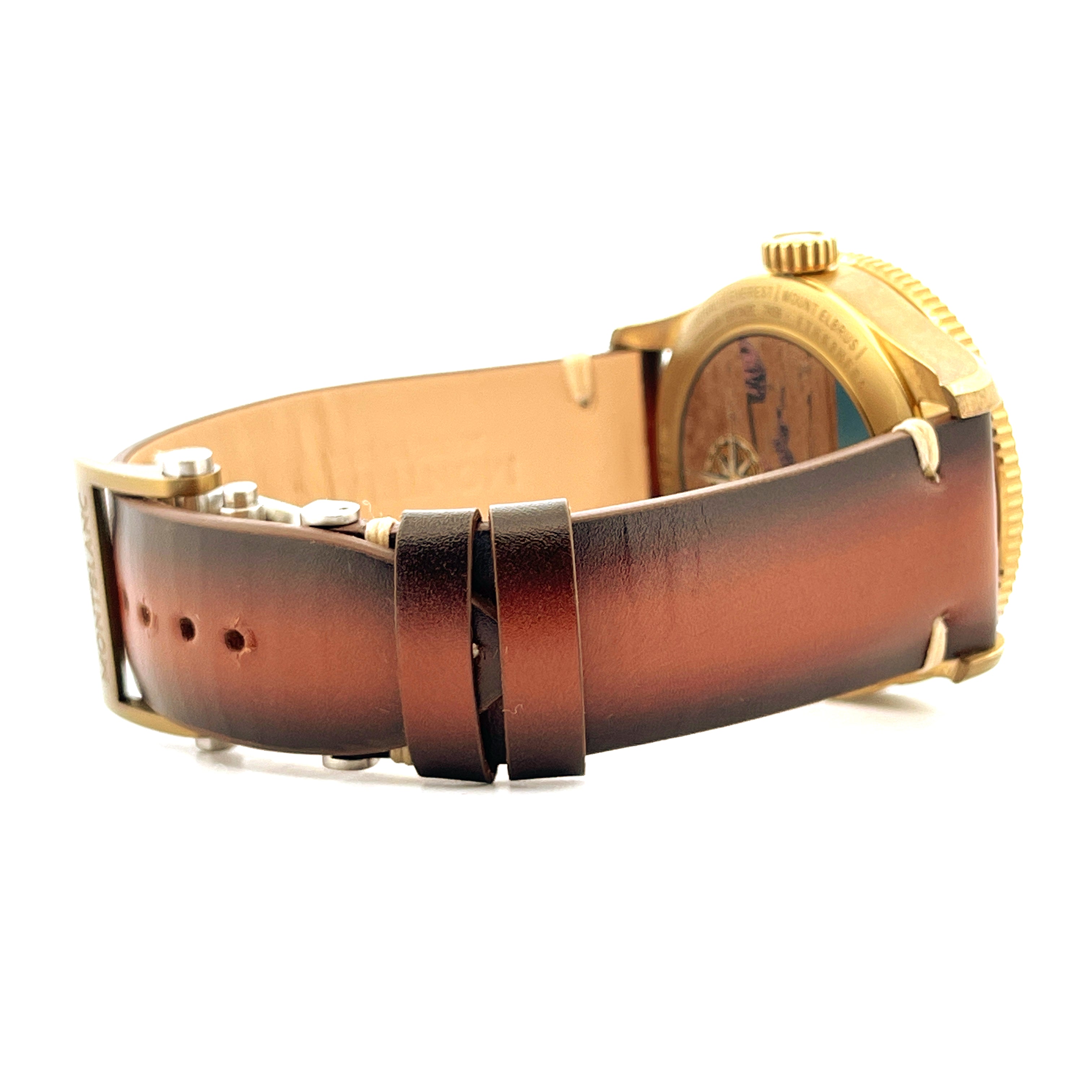 Montblanc 1858 Geosphere in Bronze mit Lederarmband, Seitenansicht