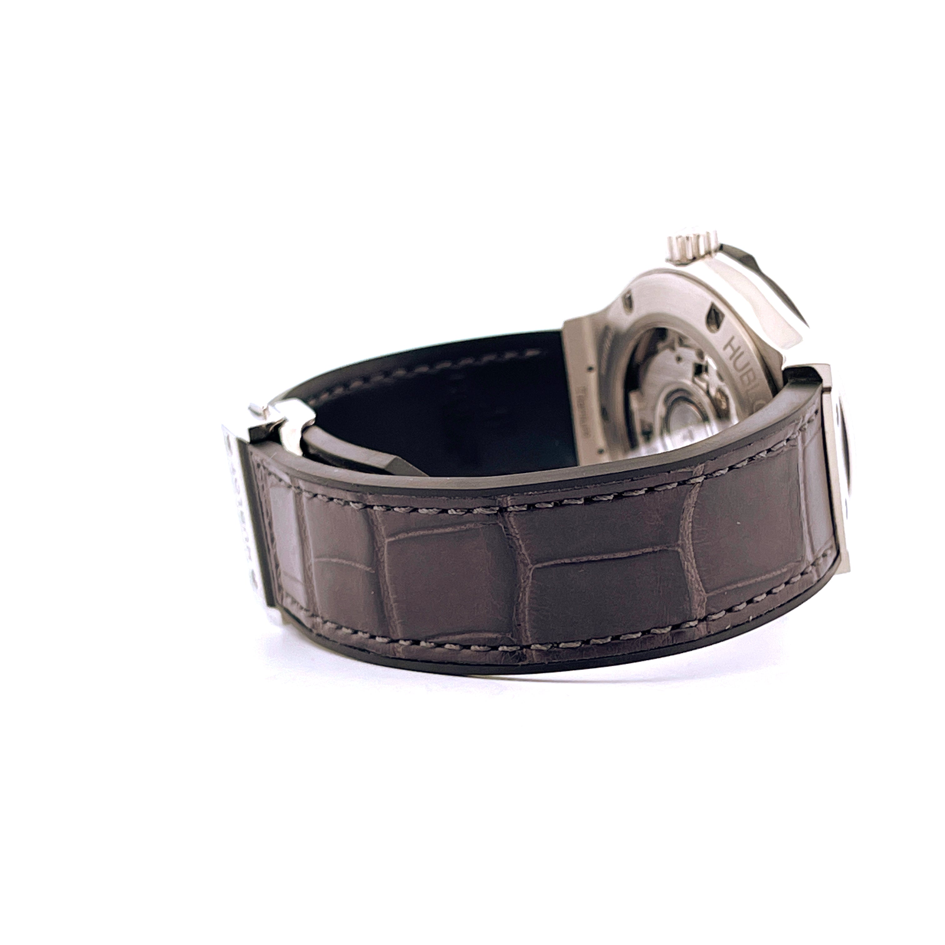 Hublot Classic Fusion 38 mm in Grauton mit Titan-Gehäuse und Krokolederarmband Seitenansicht
