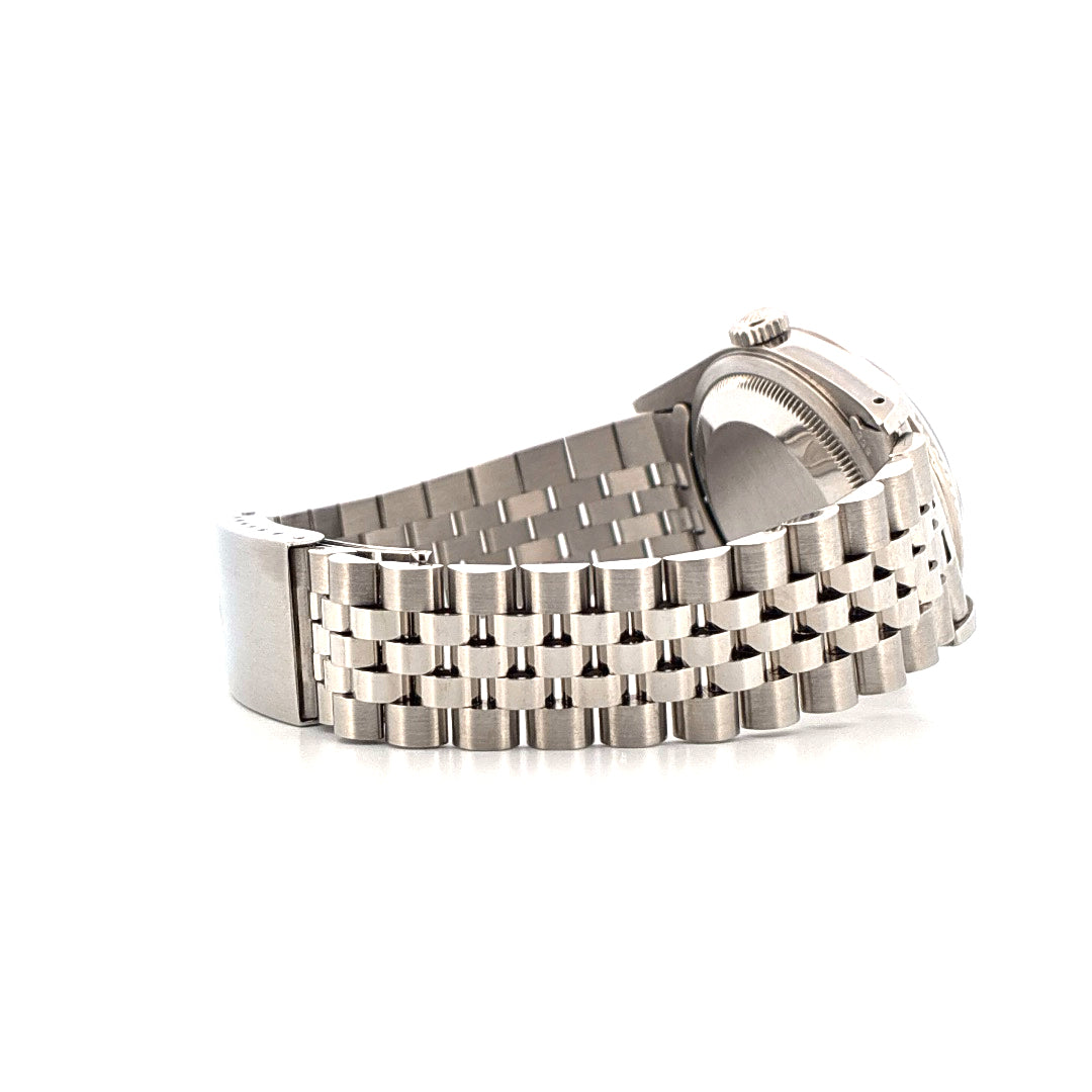Rolex Datejust 36 Stahl Armband von der Seite auf weissem Hintergrund aufgenommen