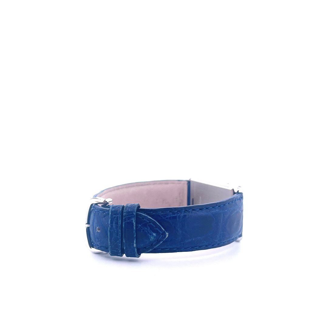 Cartier Tank Basculante Armband in tiefem Blau, Leder mit Dornschließe, Detailaufnahme