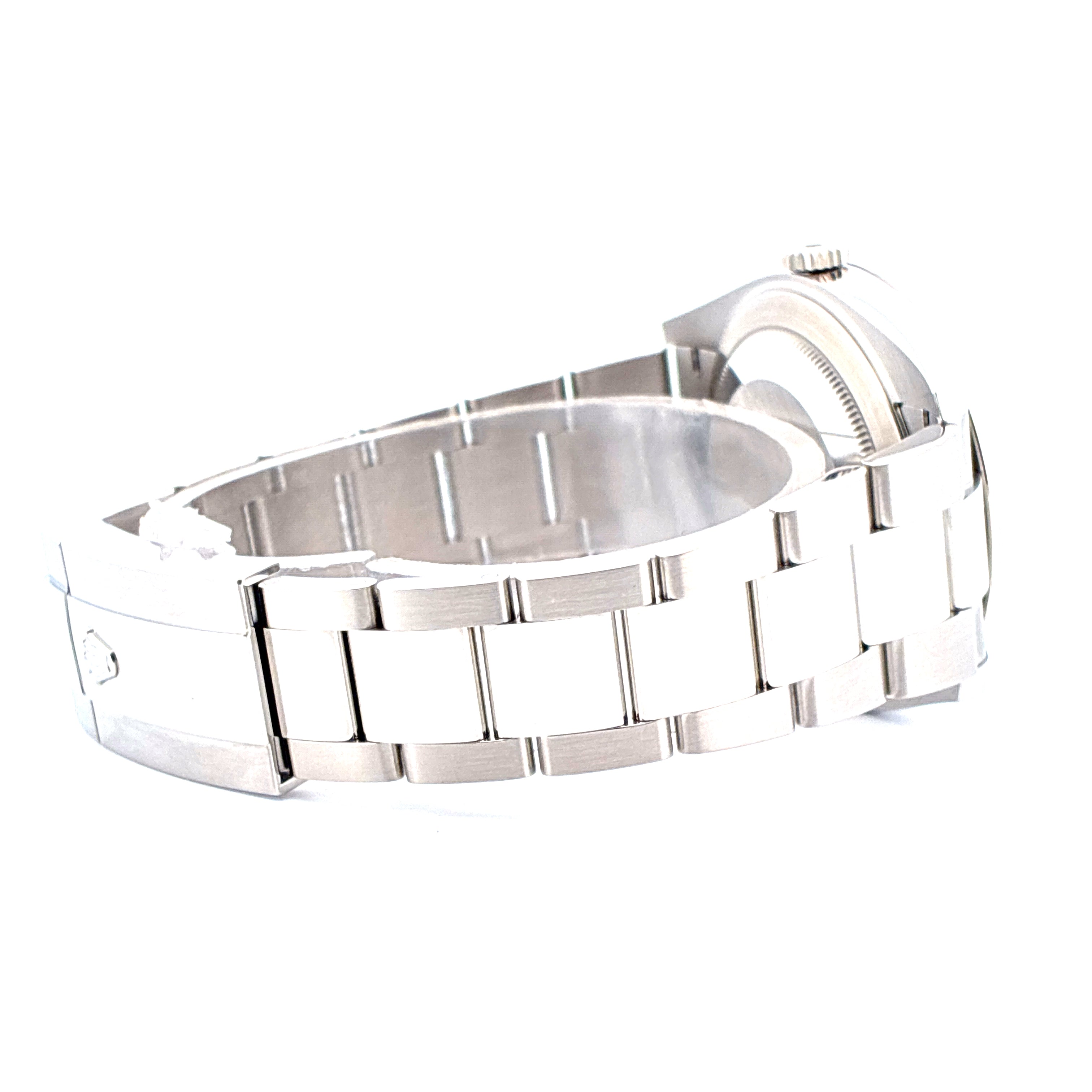 Rolex Datejust 41 Stahl Armband in Seitenansicht auf weißem Hintergrund