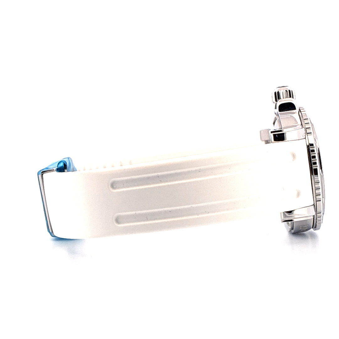 Montblanc Sport Lady 34mm neu mit weißem Kautschukband in Seitenansicht auf weißem Hintergrund