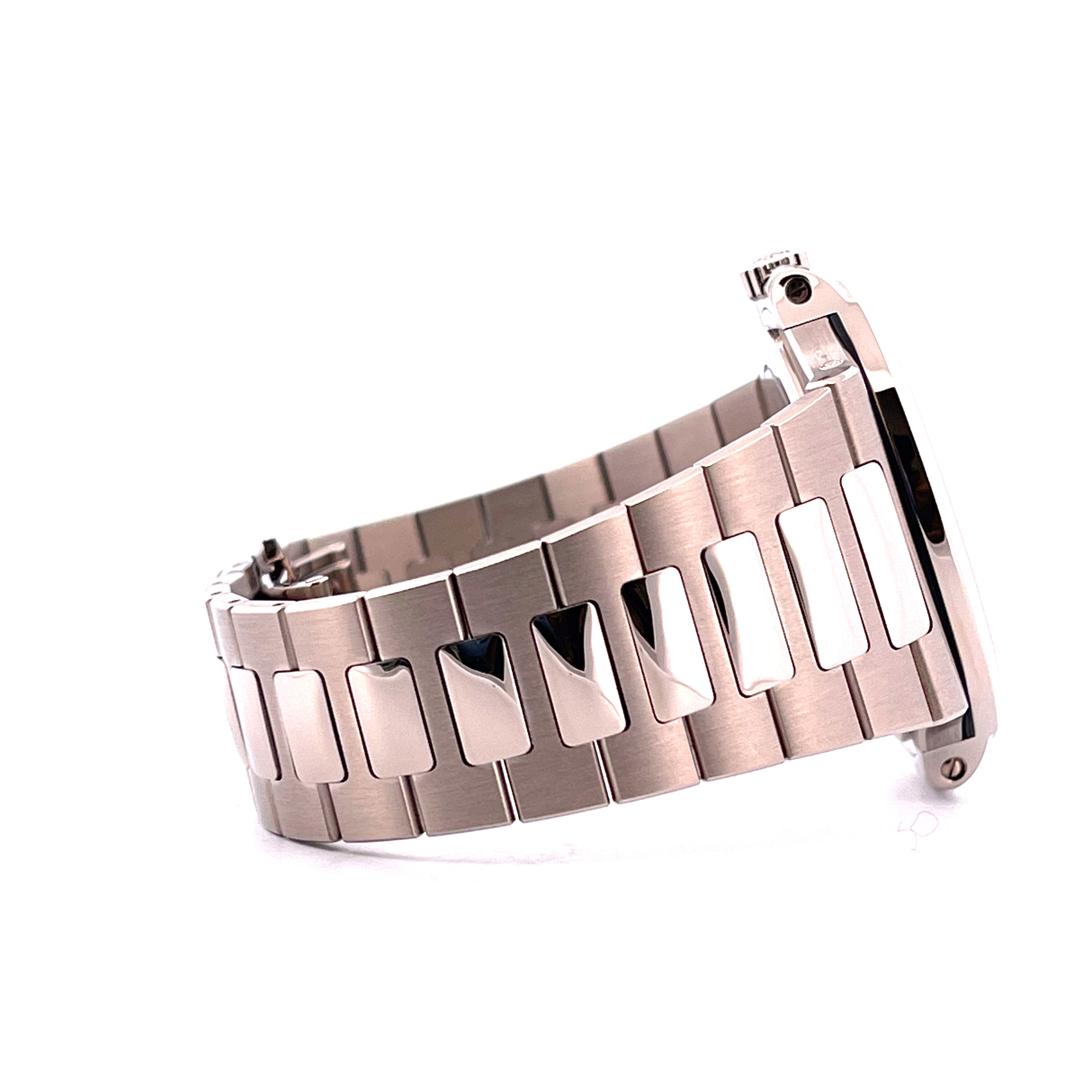 Patek Philippe Nautilus 2019 aus Weißgold, Seitenansicht eines Armbands mit polierten und gebürsteten Gliedern
