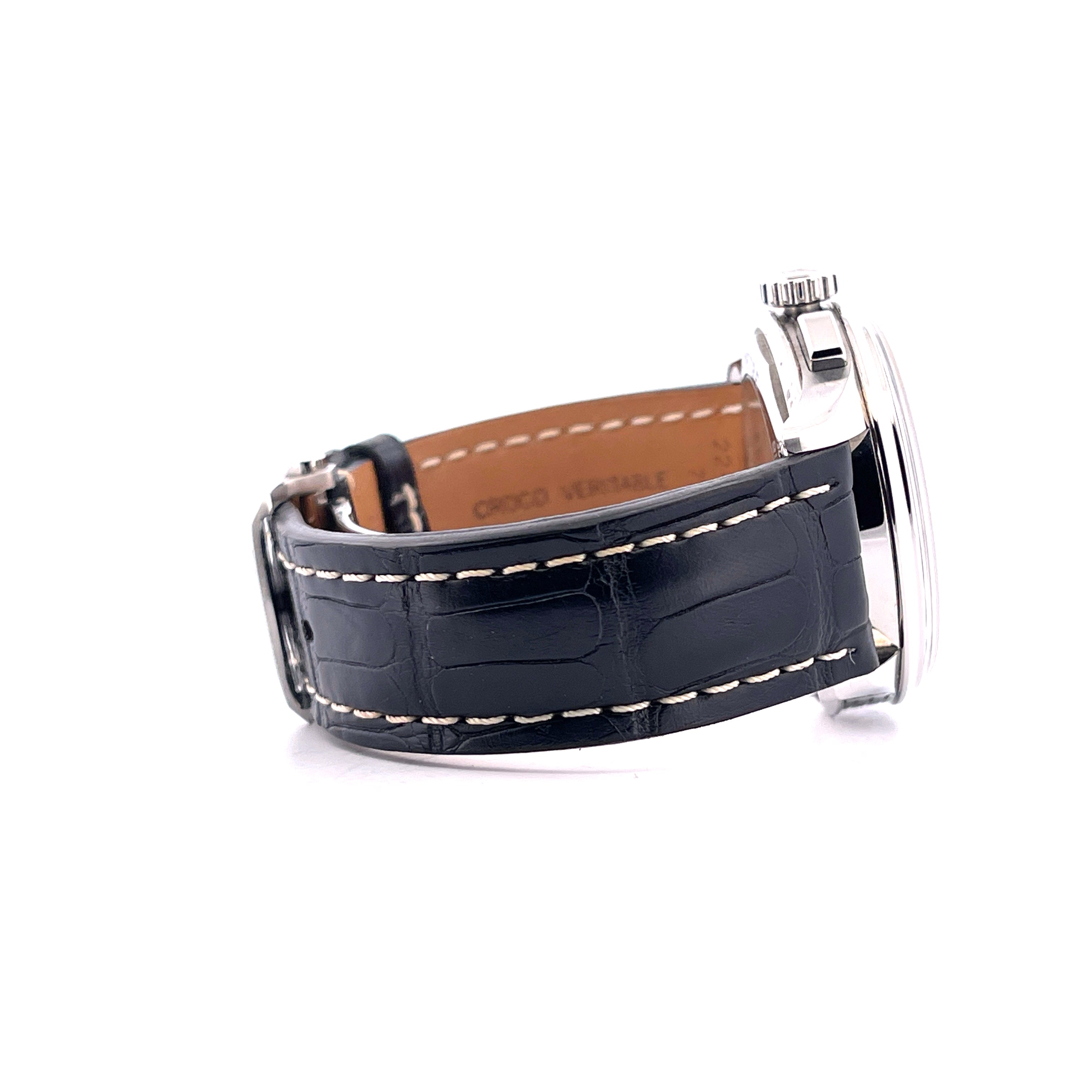 Breitling Premier B01 Chronograph 42 Panda Seitenansicht mit schwarzem Krokodilarmband