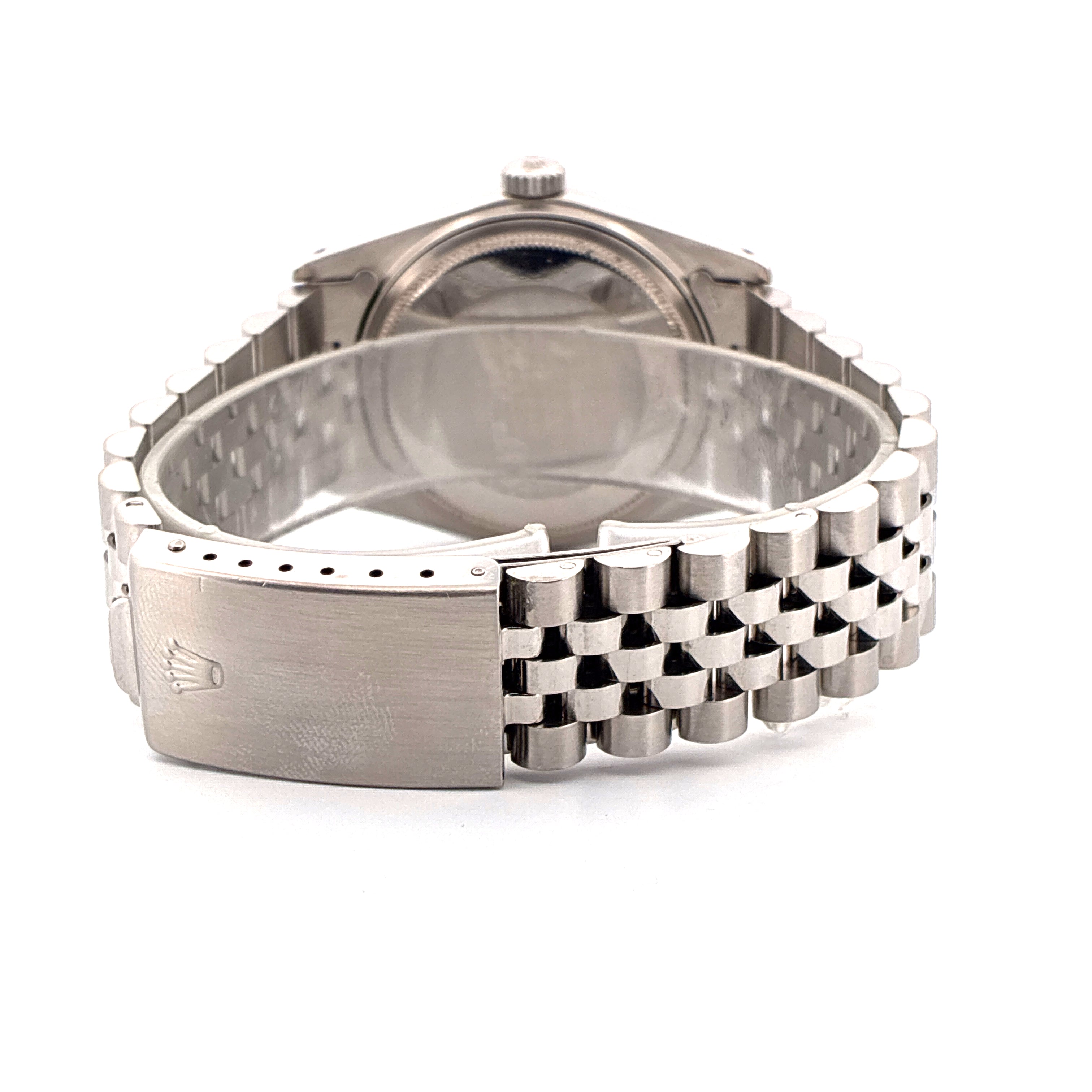 Detailansicht eines Rolex Datejust 36 Edelstahlarmbands mit Schließe, von hinten aufgenommen