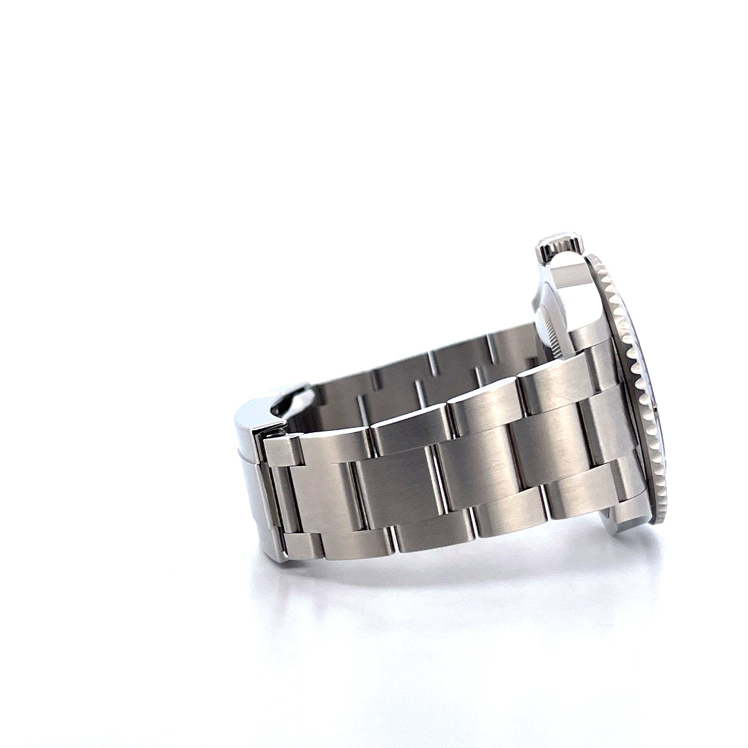Submariner Date / 41 mm / schwarze Lünette / Full Set (2022) - Juwelier Spliedt