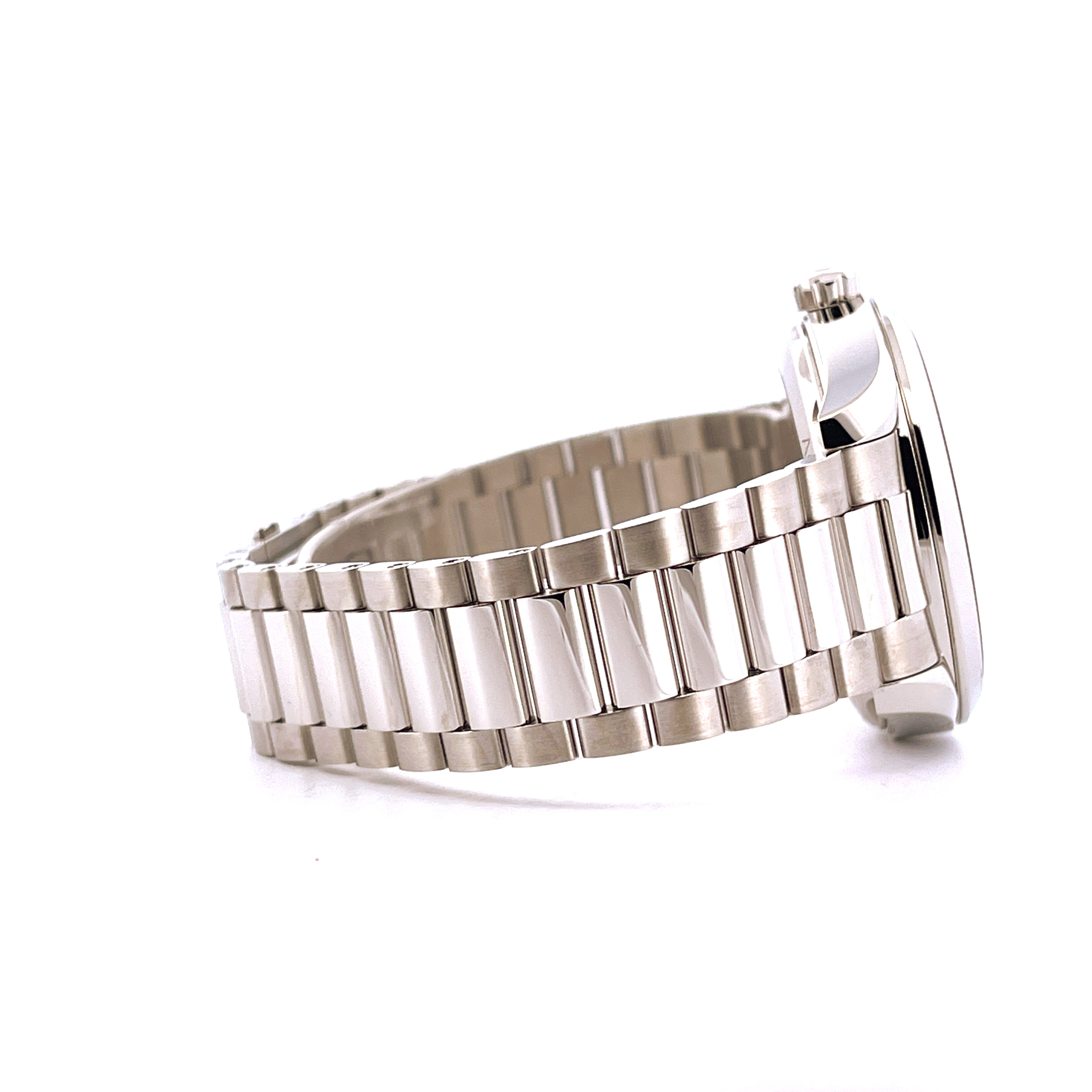 Omega Seamaster Aqua Terra 41 mm Stahl Automatik Armband auf weißem Hintergrund