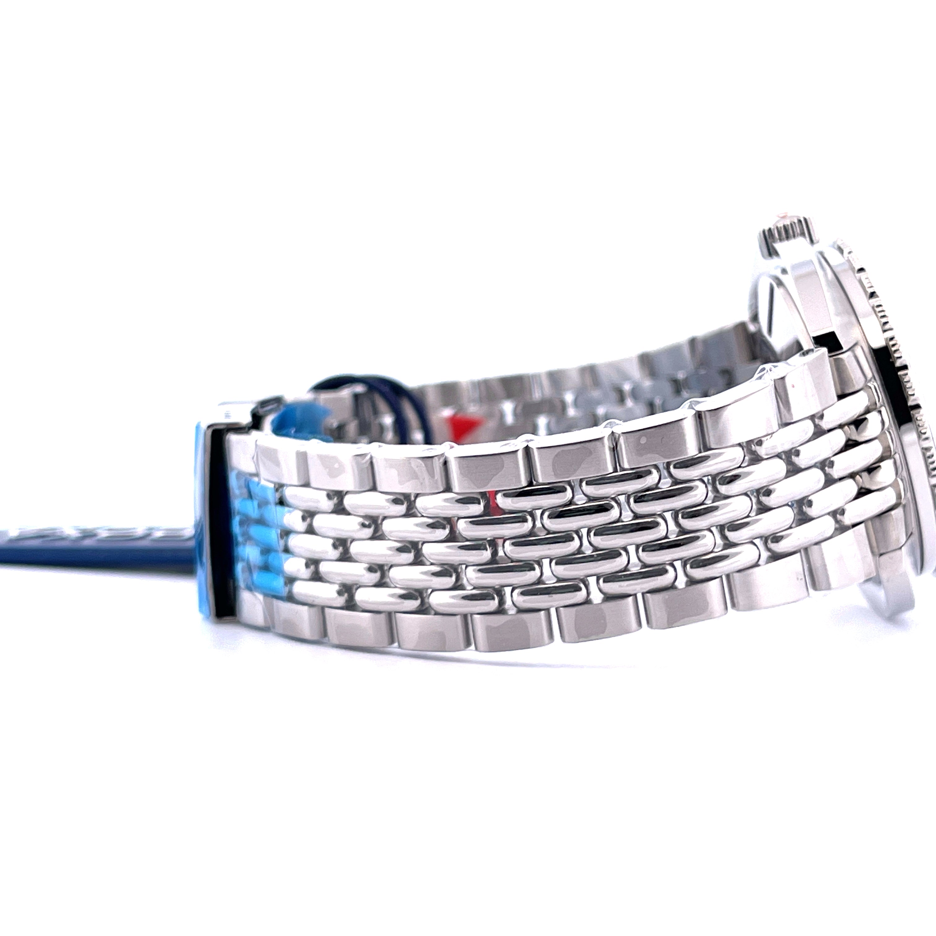 DOXA Sub 300 Searambler Stahlarmband in Seitenansicht, neu, auf weißem Hintergrund