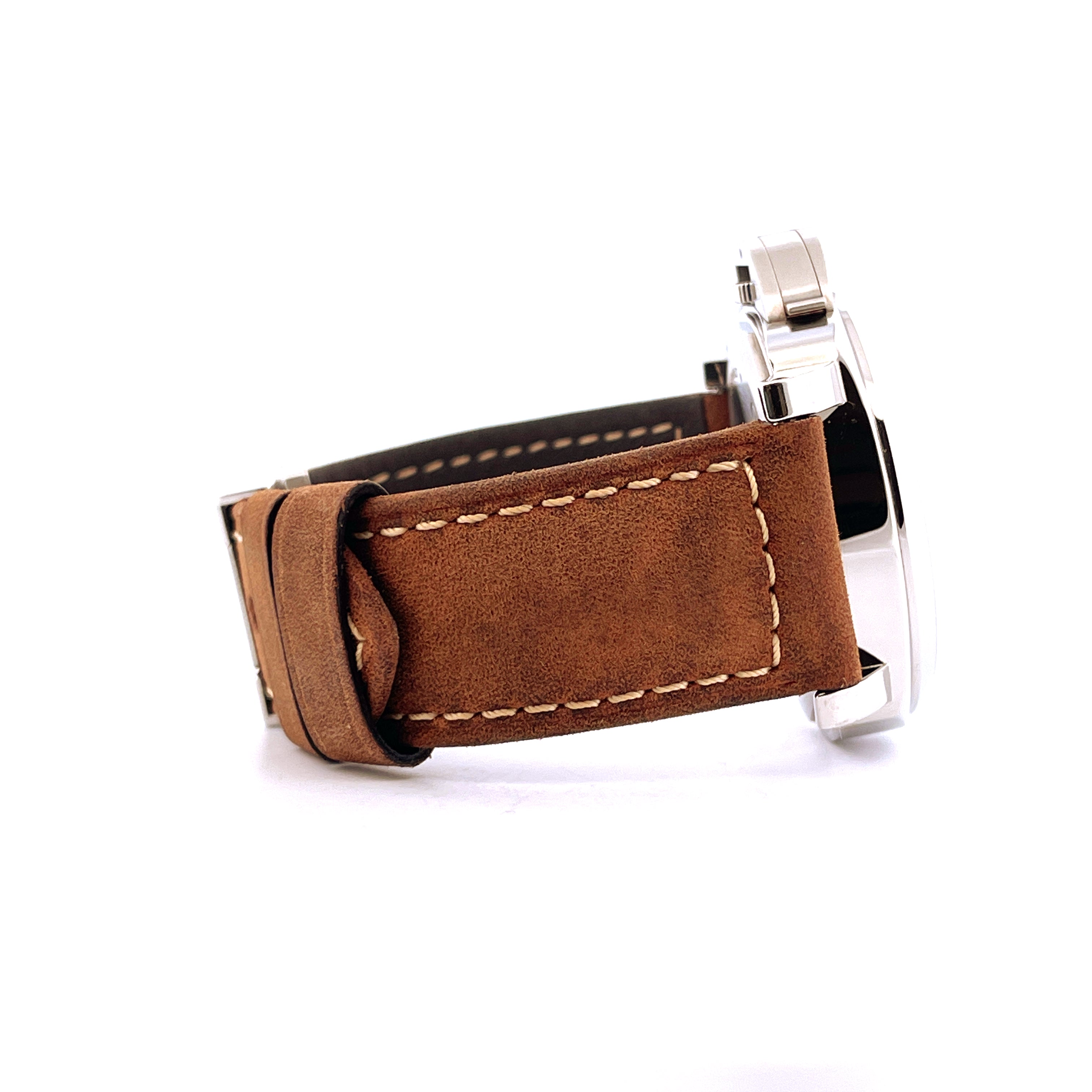 Panerai Luminor Pam00914 8Days Seitenansicht mit braunem Lederarmband und Edelstahlgehäuse